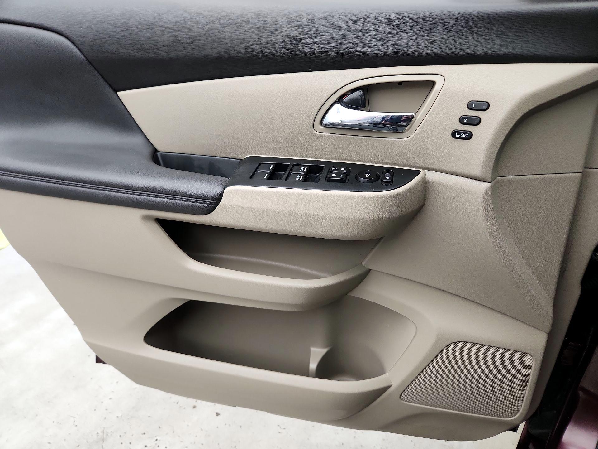 Thumbnail: 2015 Honda Odyssey - 12