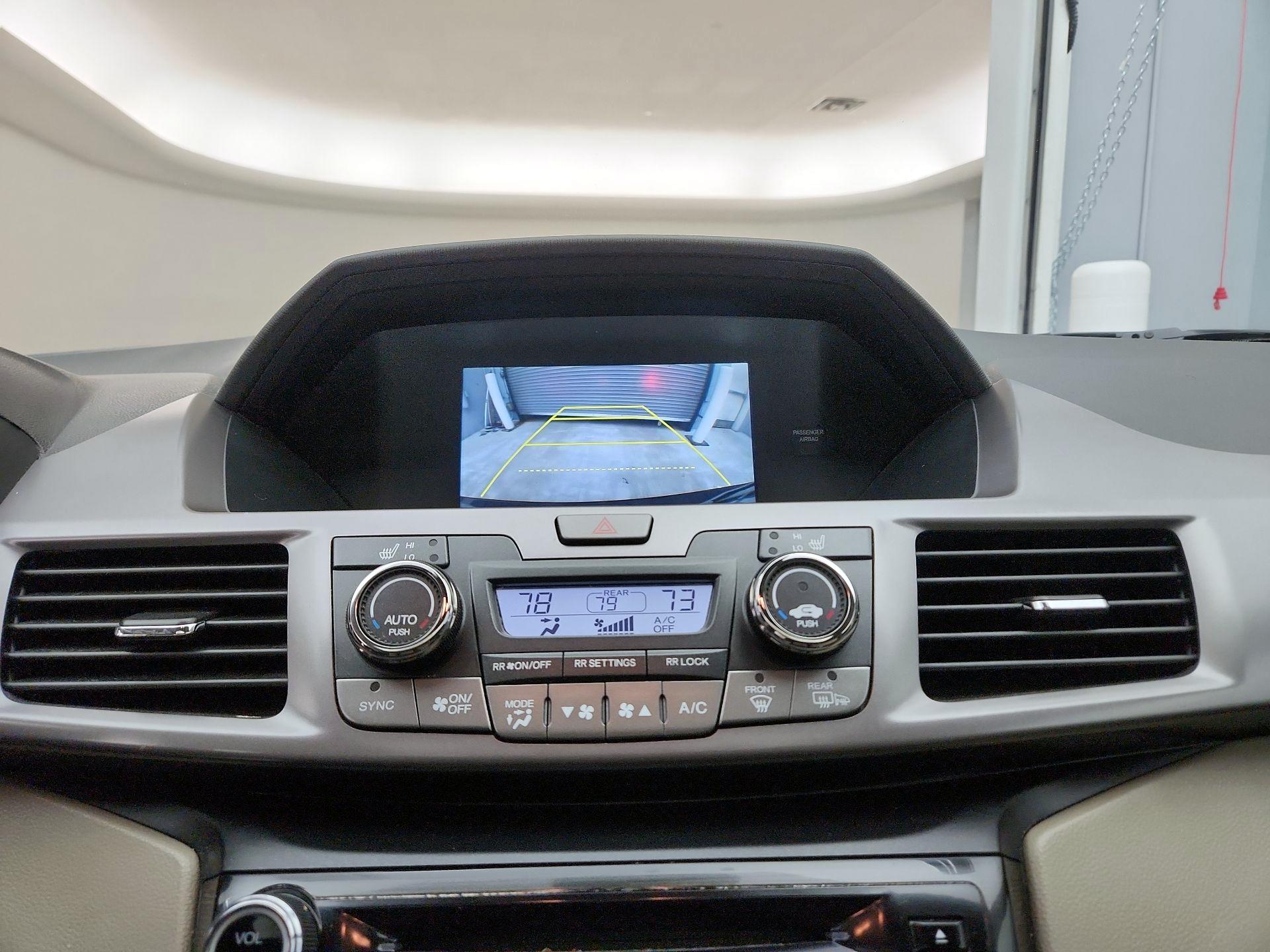 Thumbnail: 2015 Honda Odyssey - 14