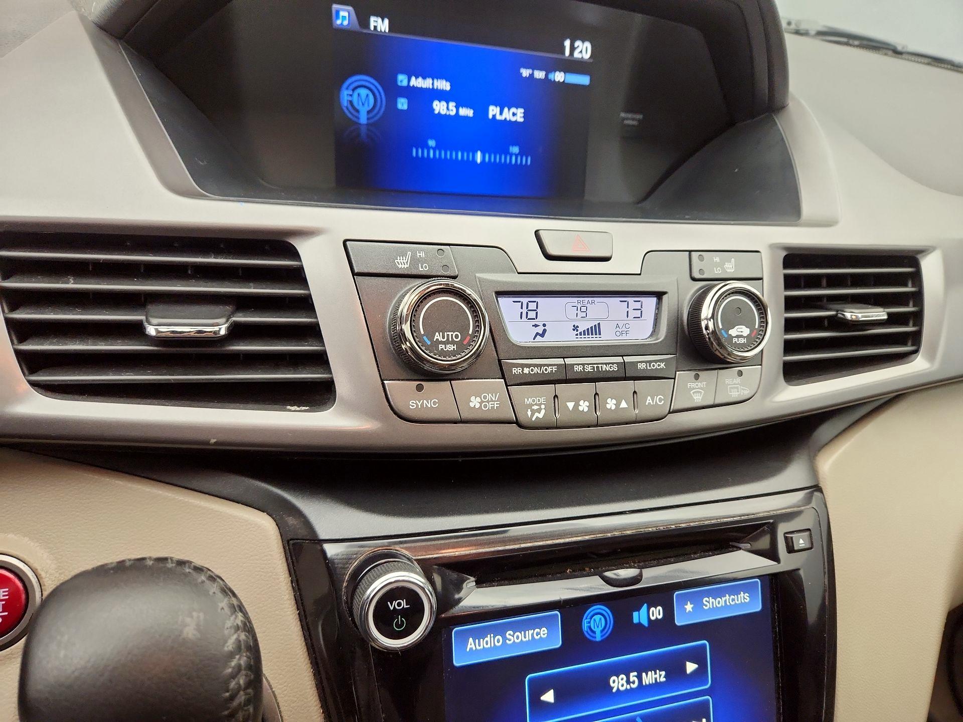 Thumbnail: 2015 Honda Odyssey - 16