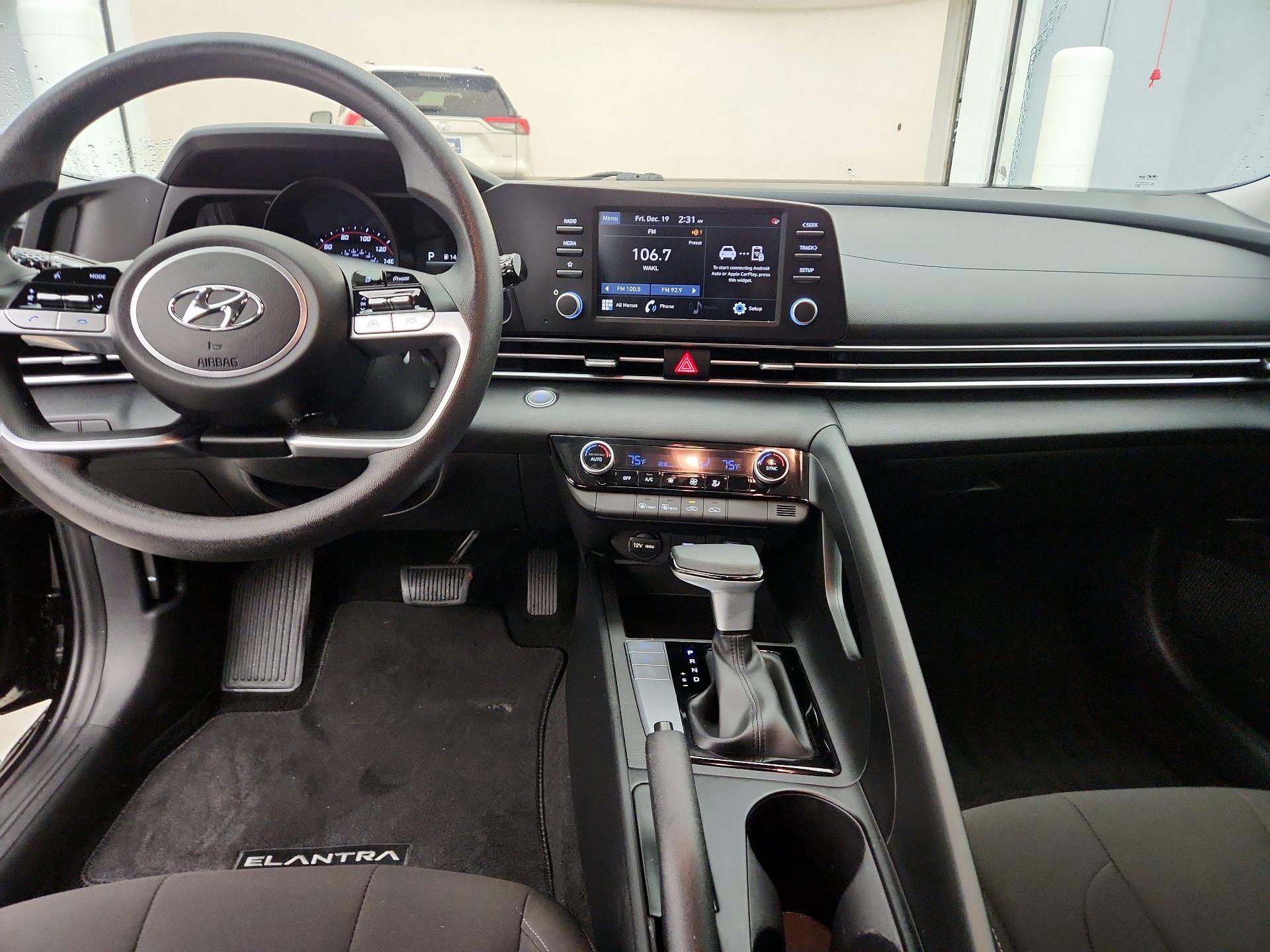 Thumbnail: 2023 Hyundai Elantra - 9