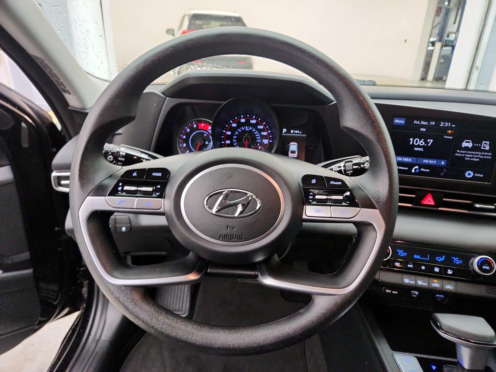 Thumbnail: 2023 Hyundai Elantra - 10