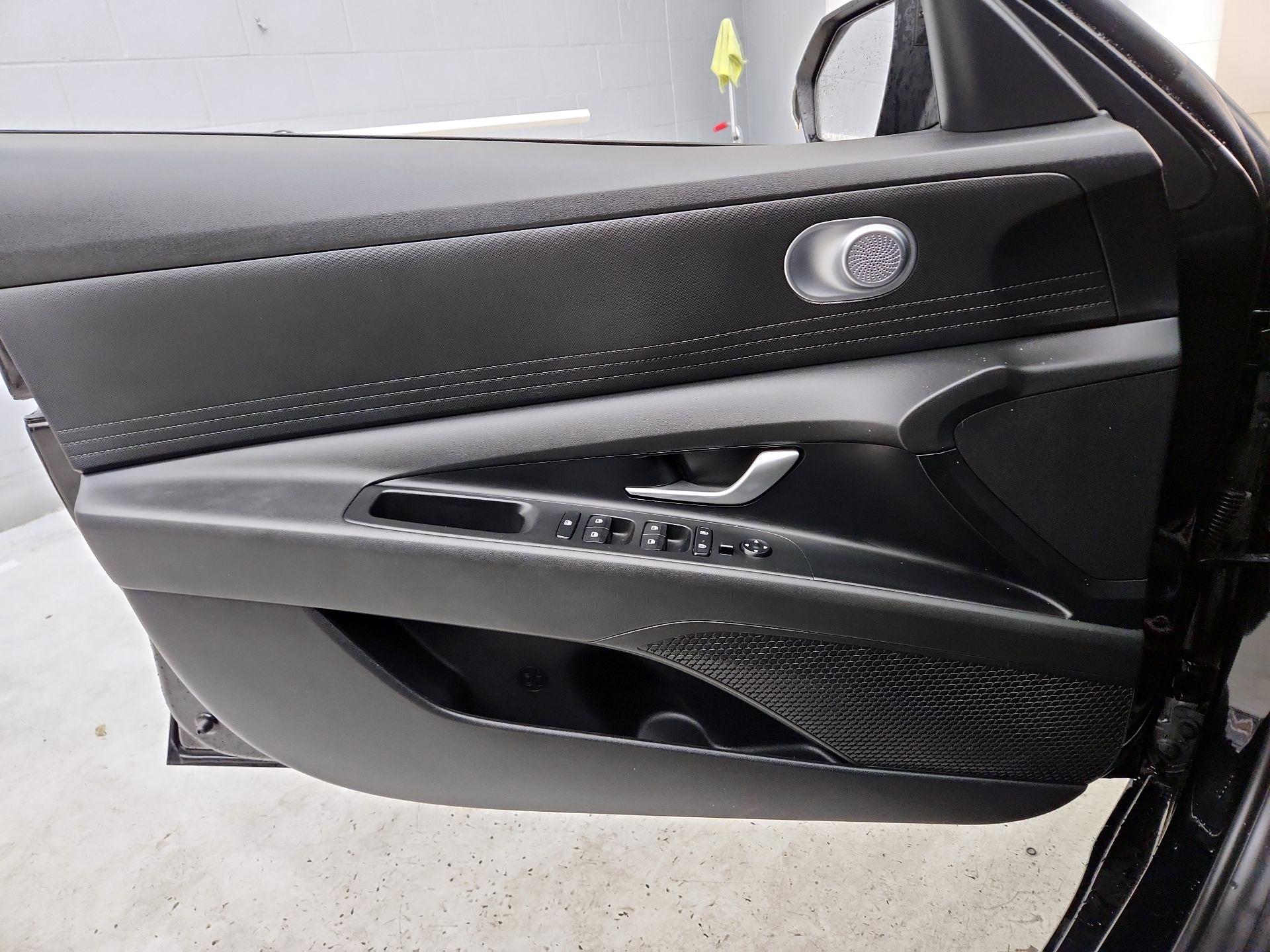 Thumbnail: 2023 Hyundai Elantra - 12