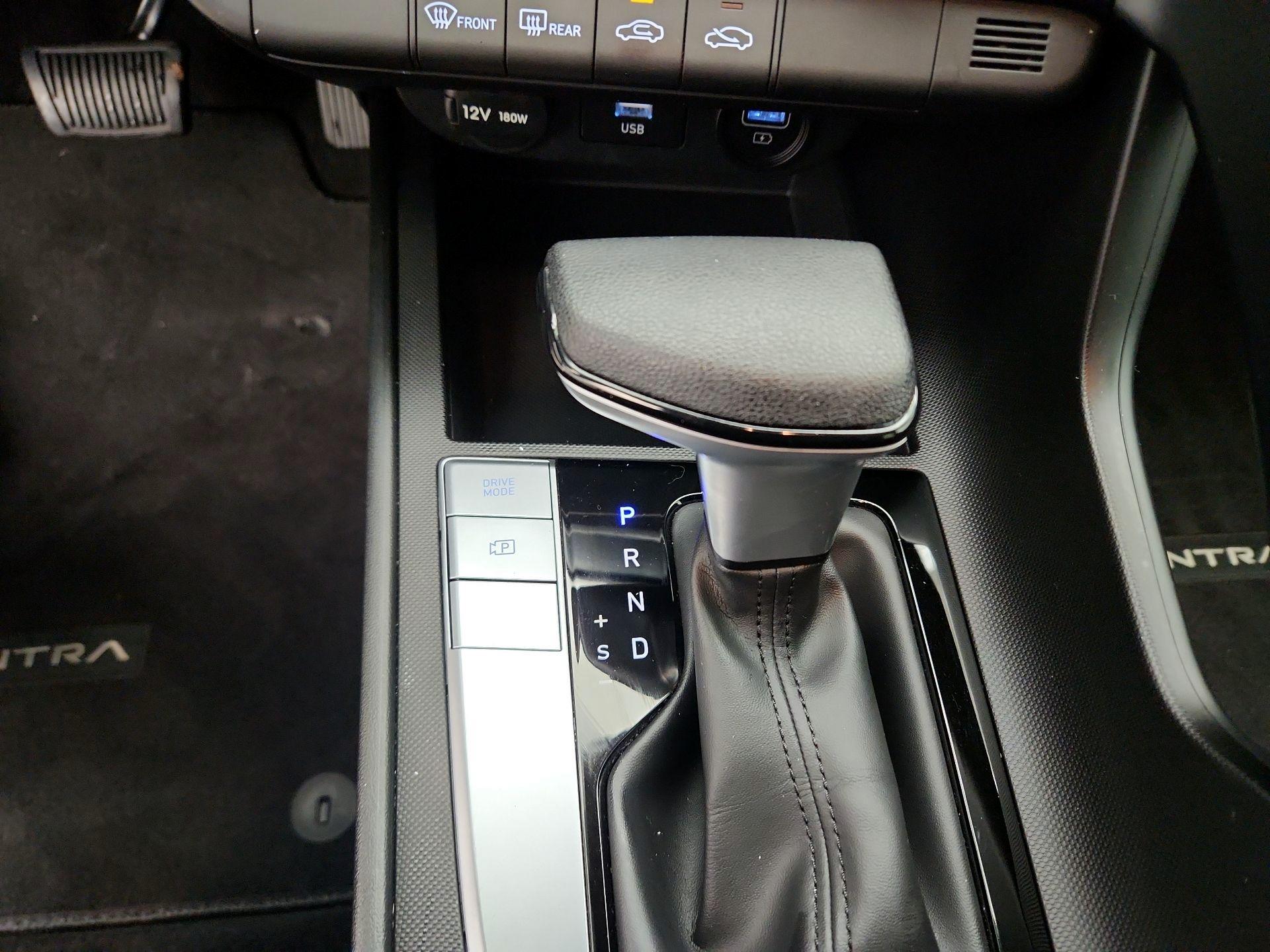 Thumbnail: 2023 Hyundai Elantra - 17