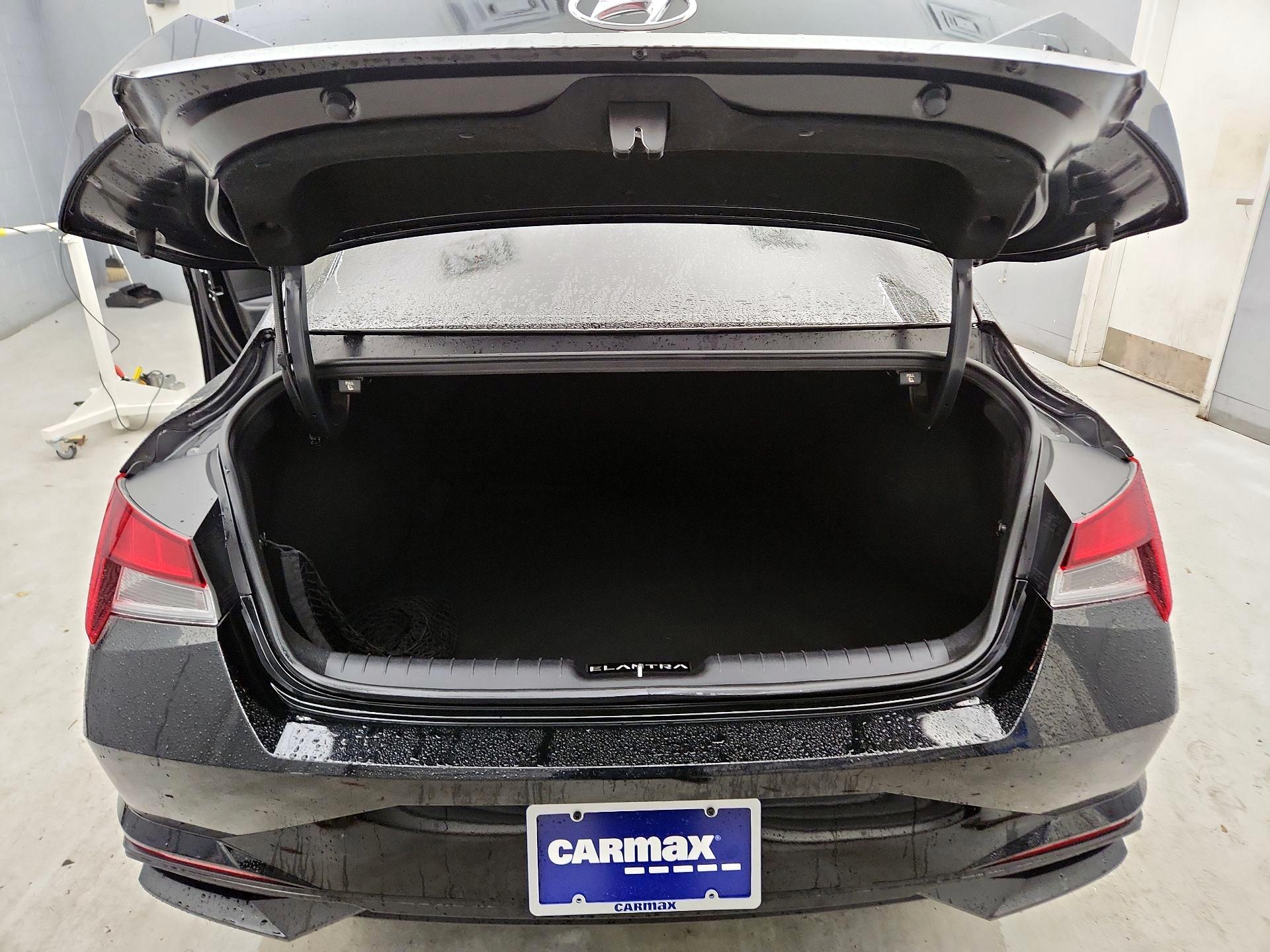 Thumbnail: 2023 Hyundai Elantra - 20