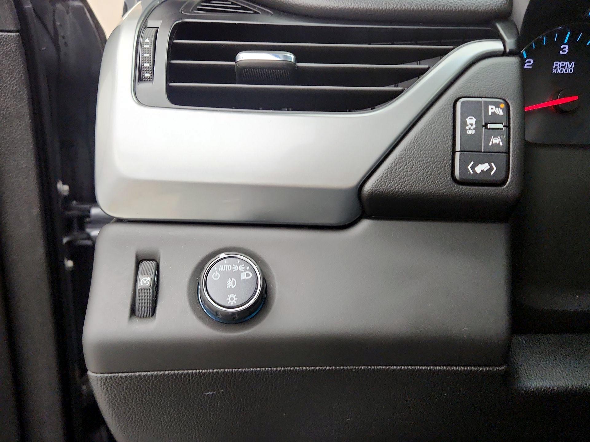 Thumbnail: 2020 Chevrolet Tahoe - 13