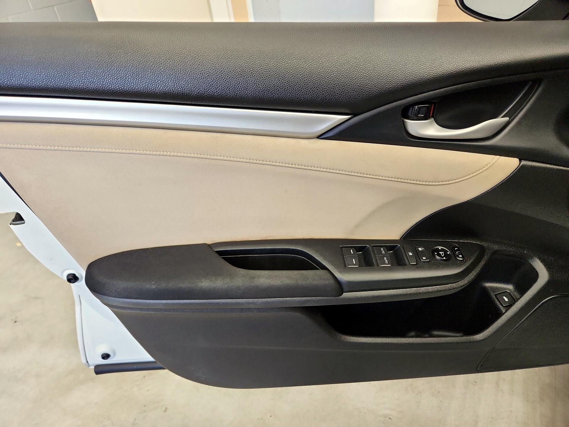 Thumbnail: 2017 Honda Civic - 12