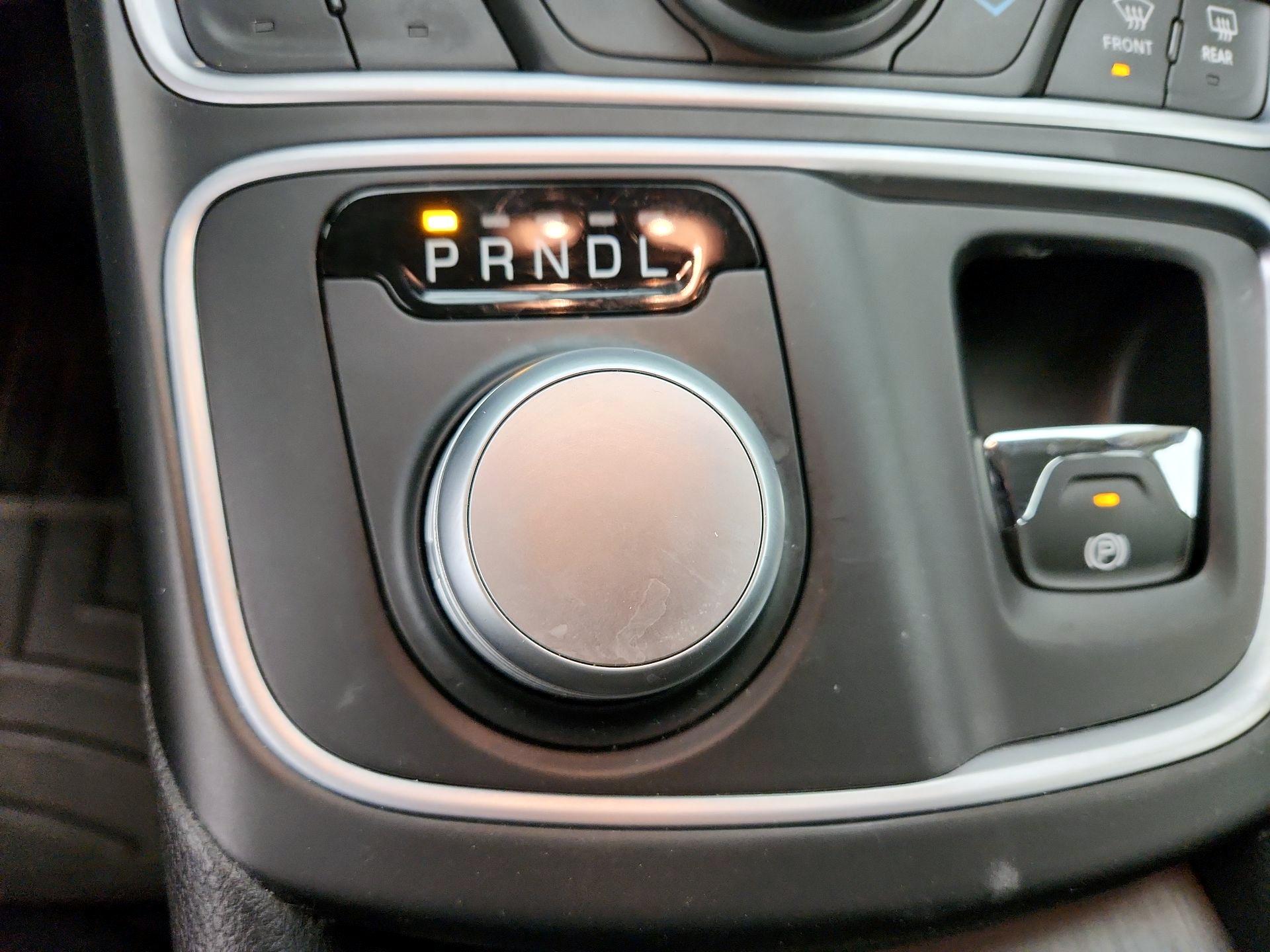 Thumbnail: 2015 Chrysler 200 - 17