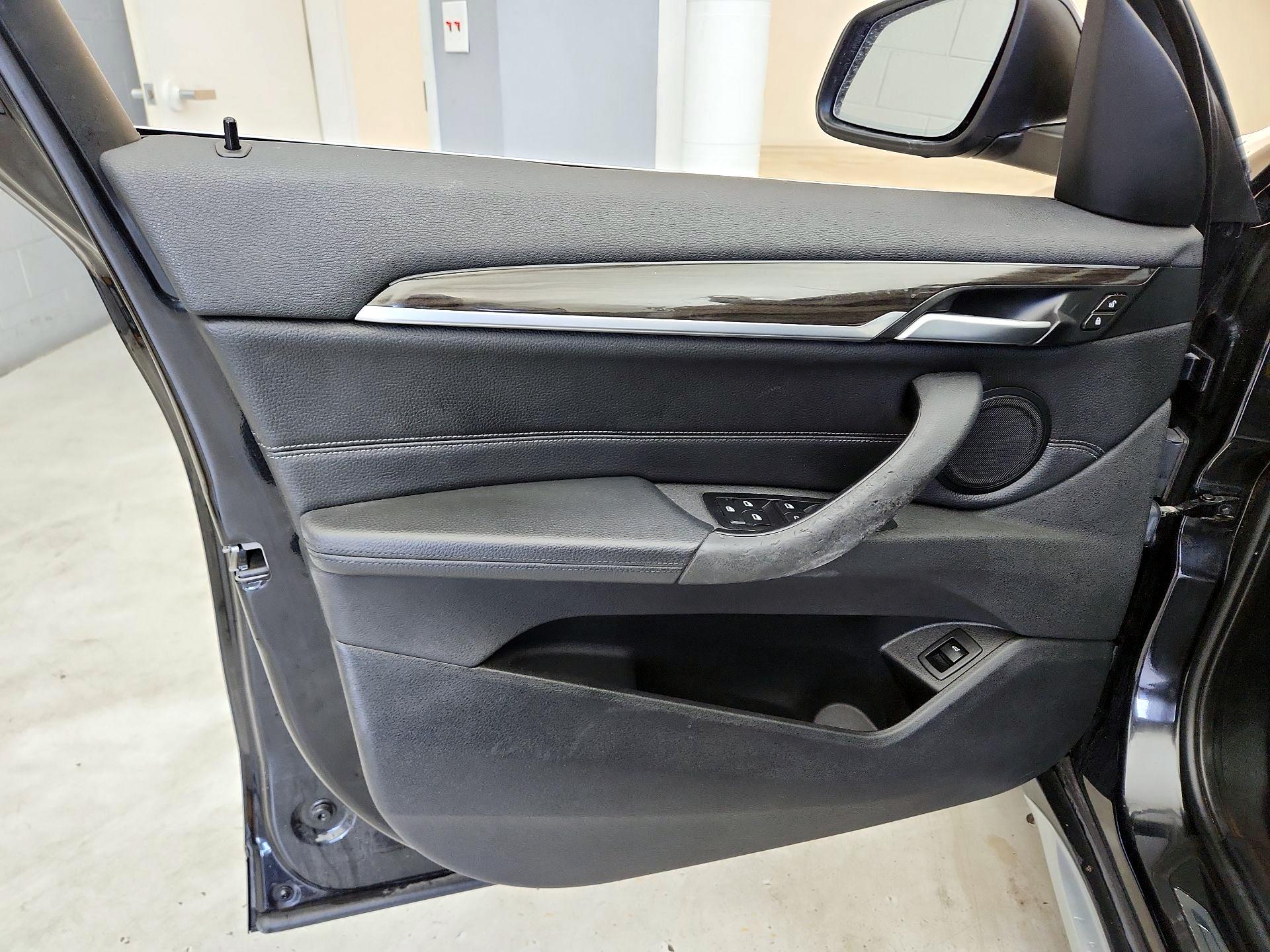 Thumbnail: 2017 BMW X1 - 12