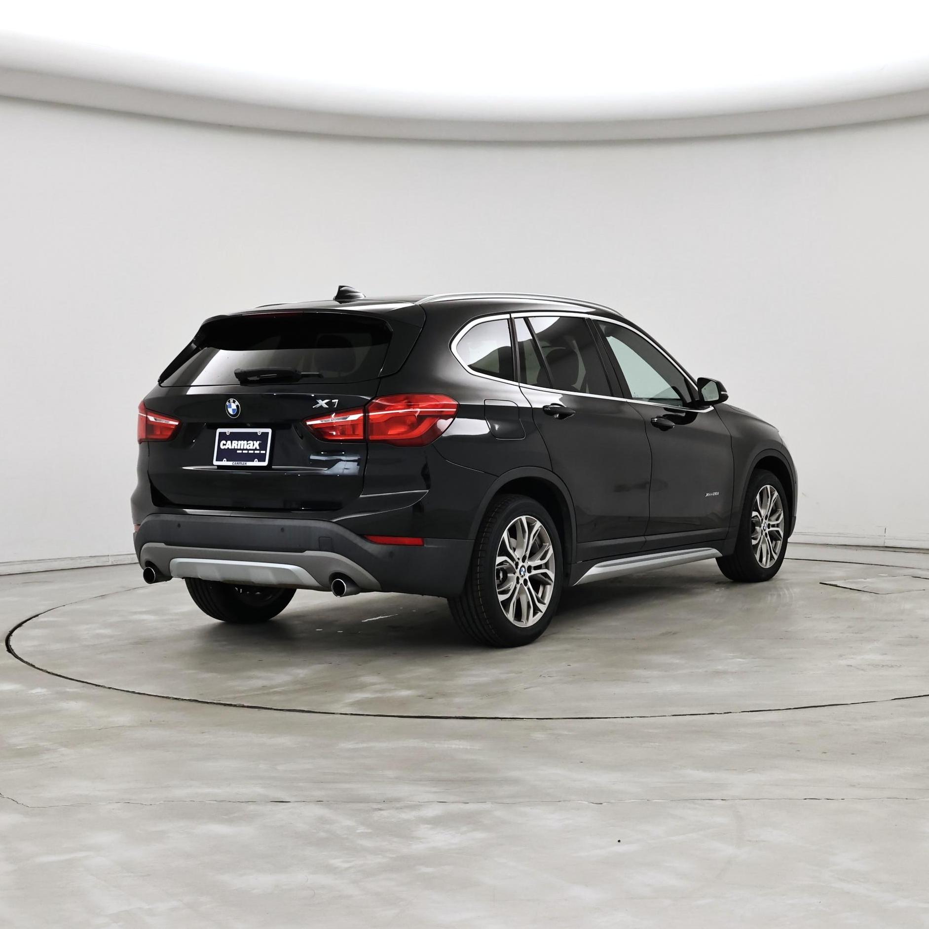 Thumbnail: 2017 BMW X1 - 8