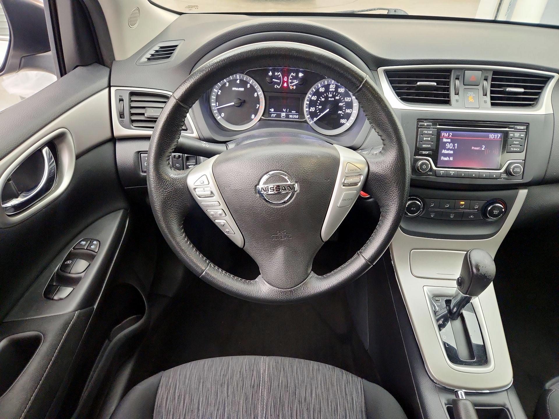 Thumbnail: 2015 Nissan Sentra - 10