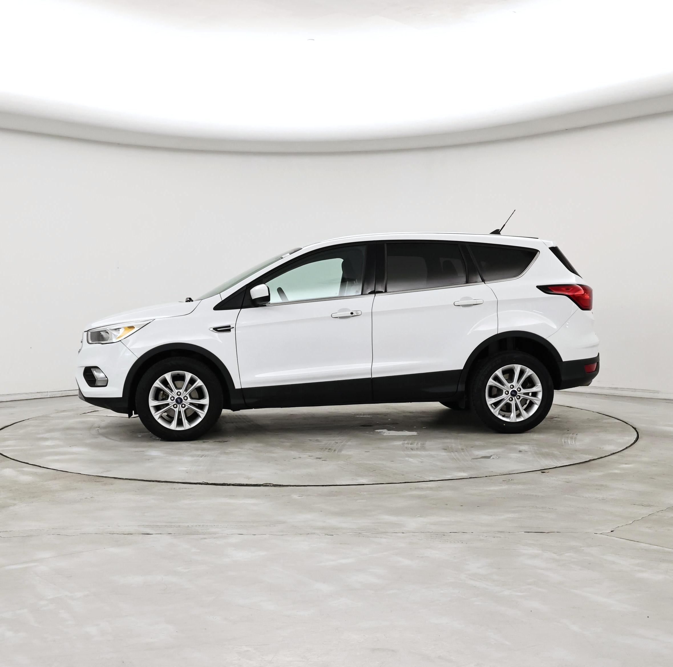 Thumbnail: 2019 Ford Escape - 3