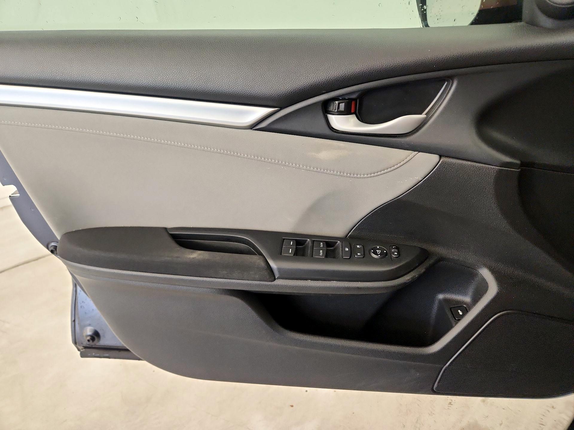 Thumbnail: 2017 Honda Civic - 12