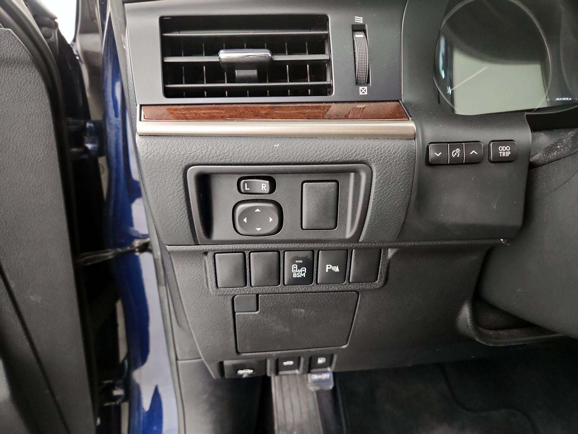 Thumbnail: 2014 Lexus ES - 13