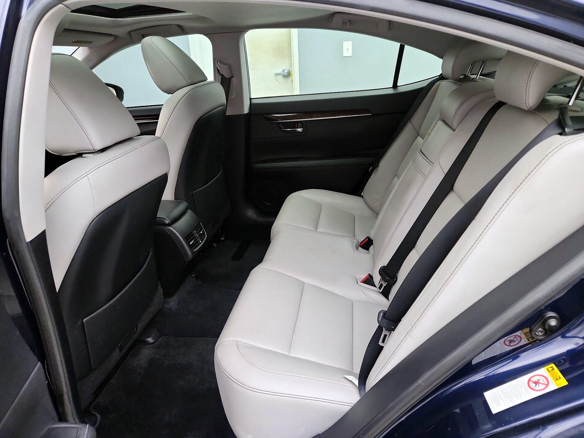 Thumbnail: 2014 Lexus ES - 20