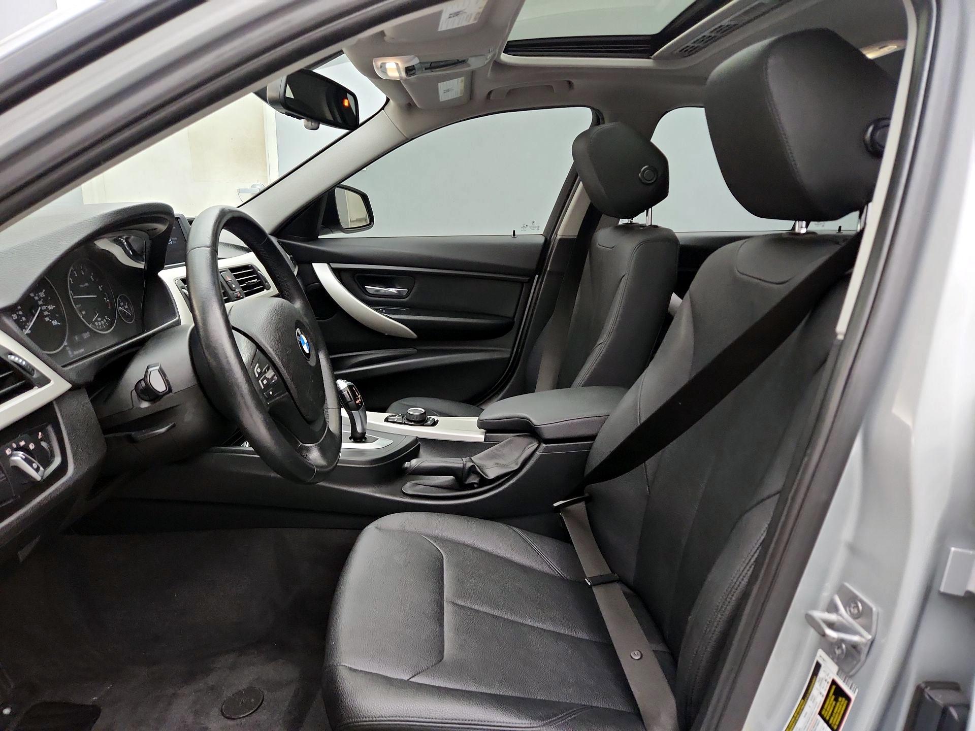 Thumbnail: 2018 BMW 3 Series - 11