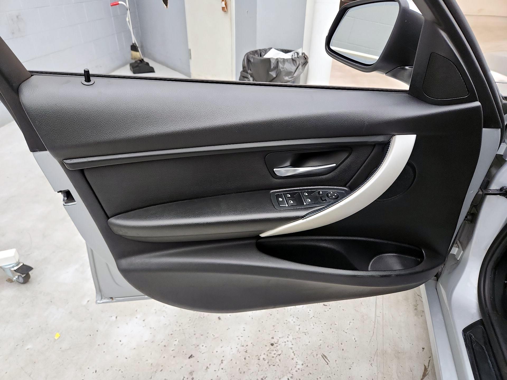 Thumbnail: 2018 BMW 3 Series - 12