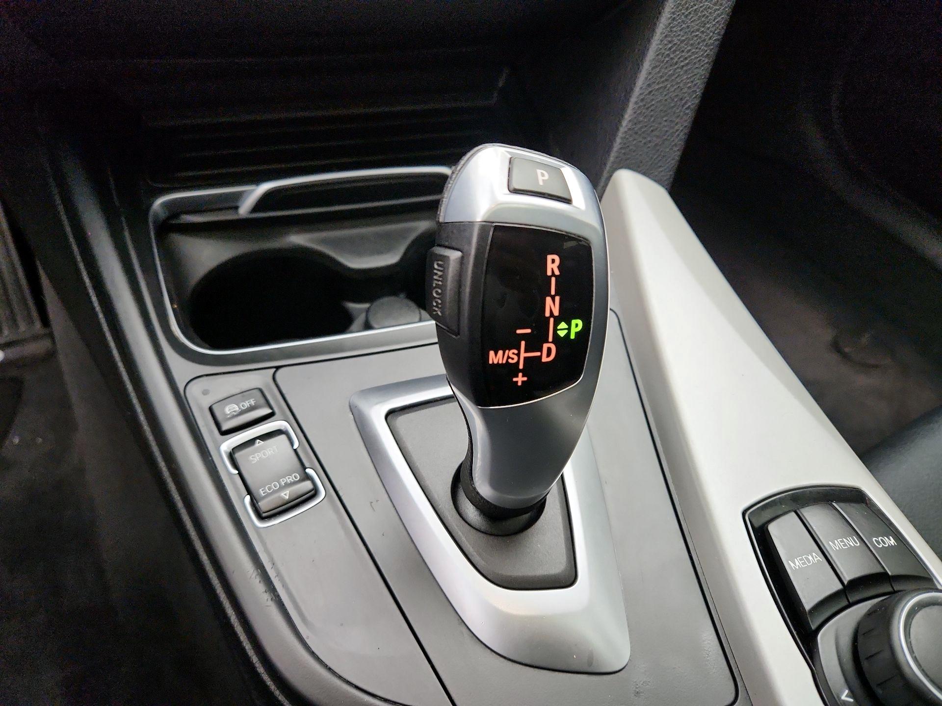 Thumbnail: 2018 BMW 3 Series - 17