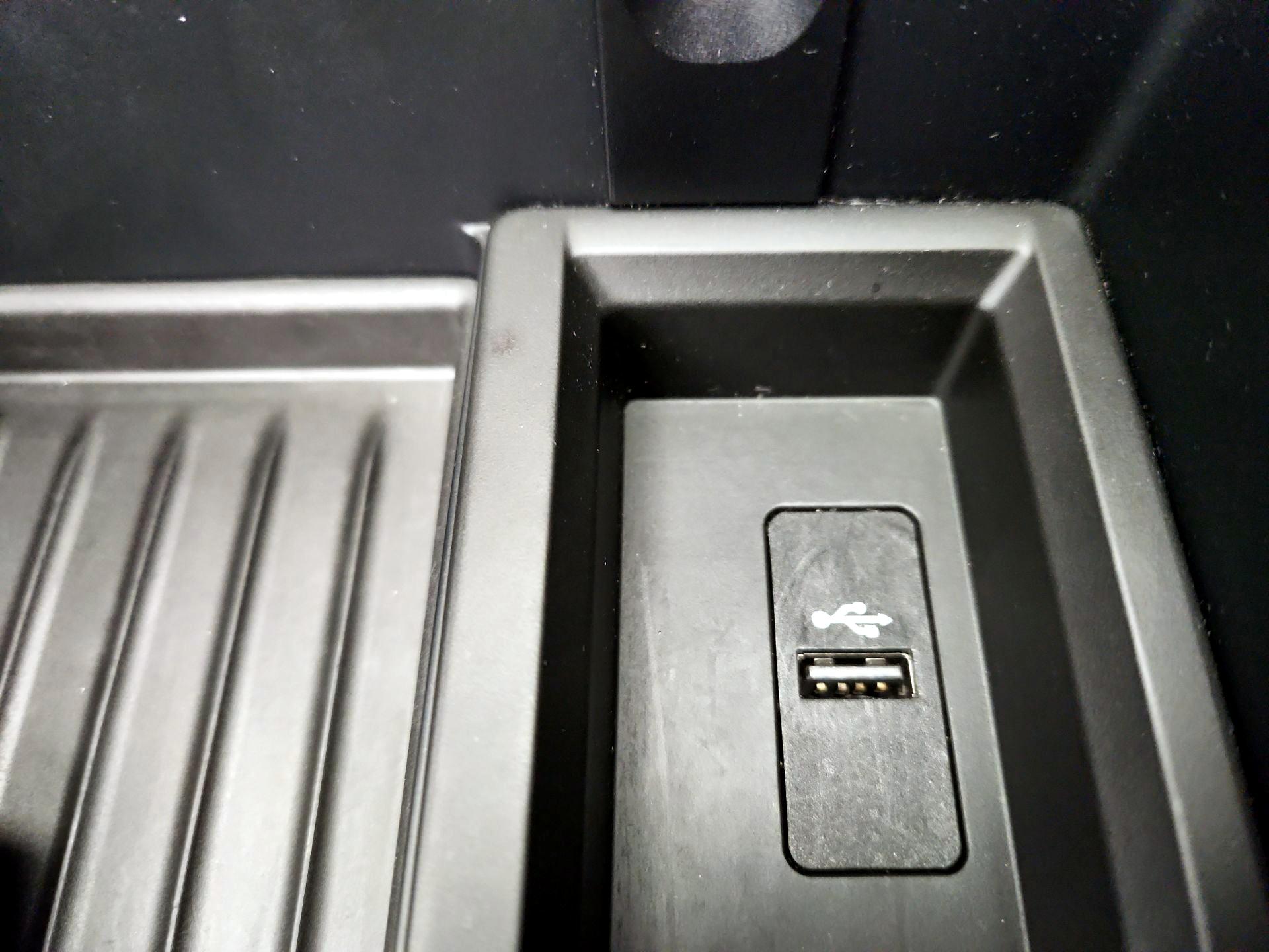 Thumbnail: 2018 BMW 3 Series - 18