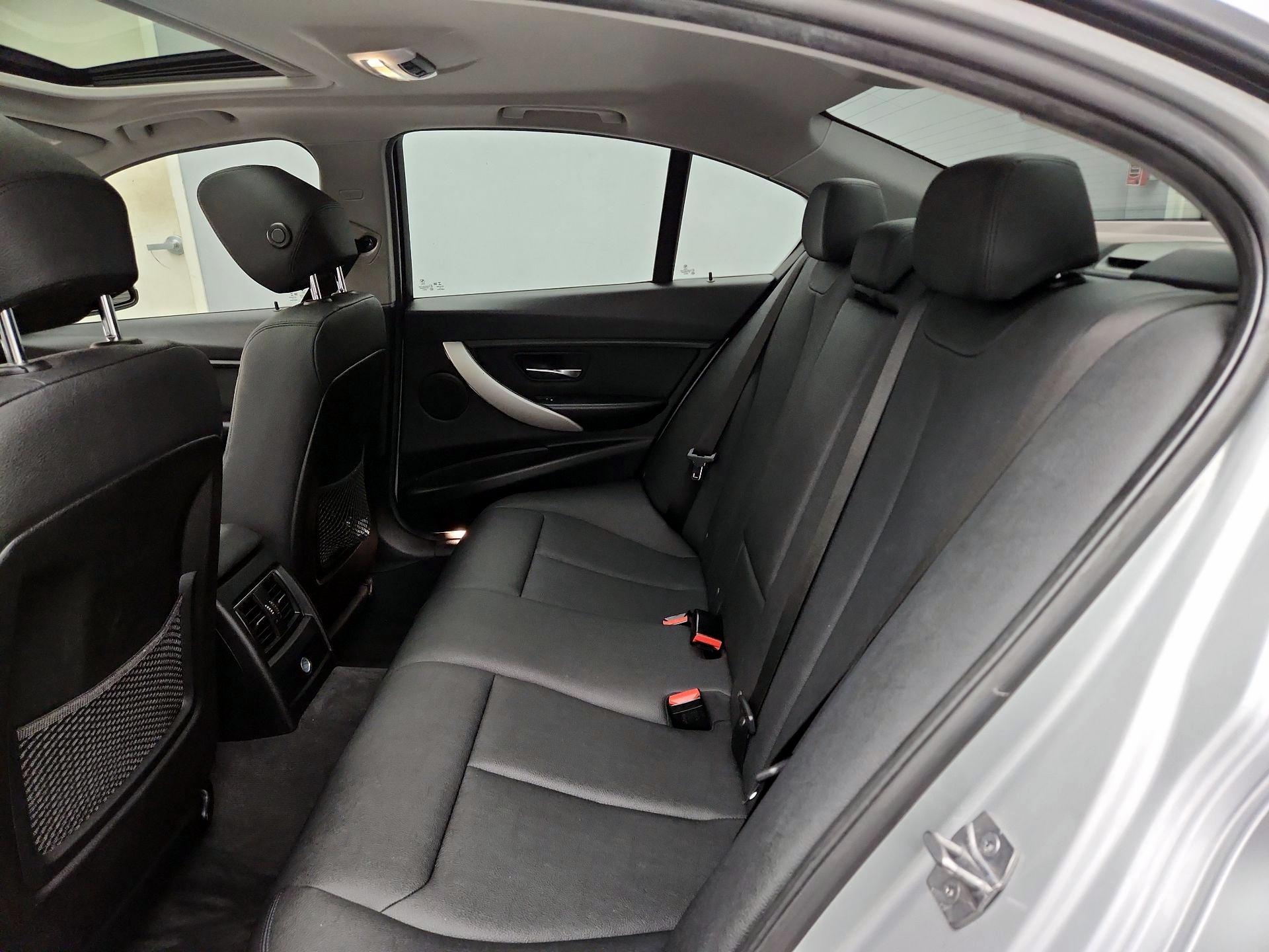 Thumbnail: 2018 BMW 3 Series - 20