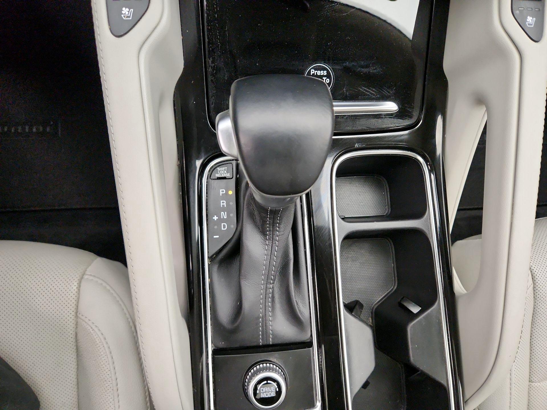 Thumbnail: 2021 Kia Telluride - 18