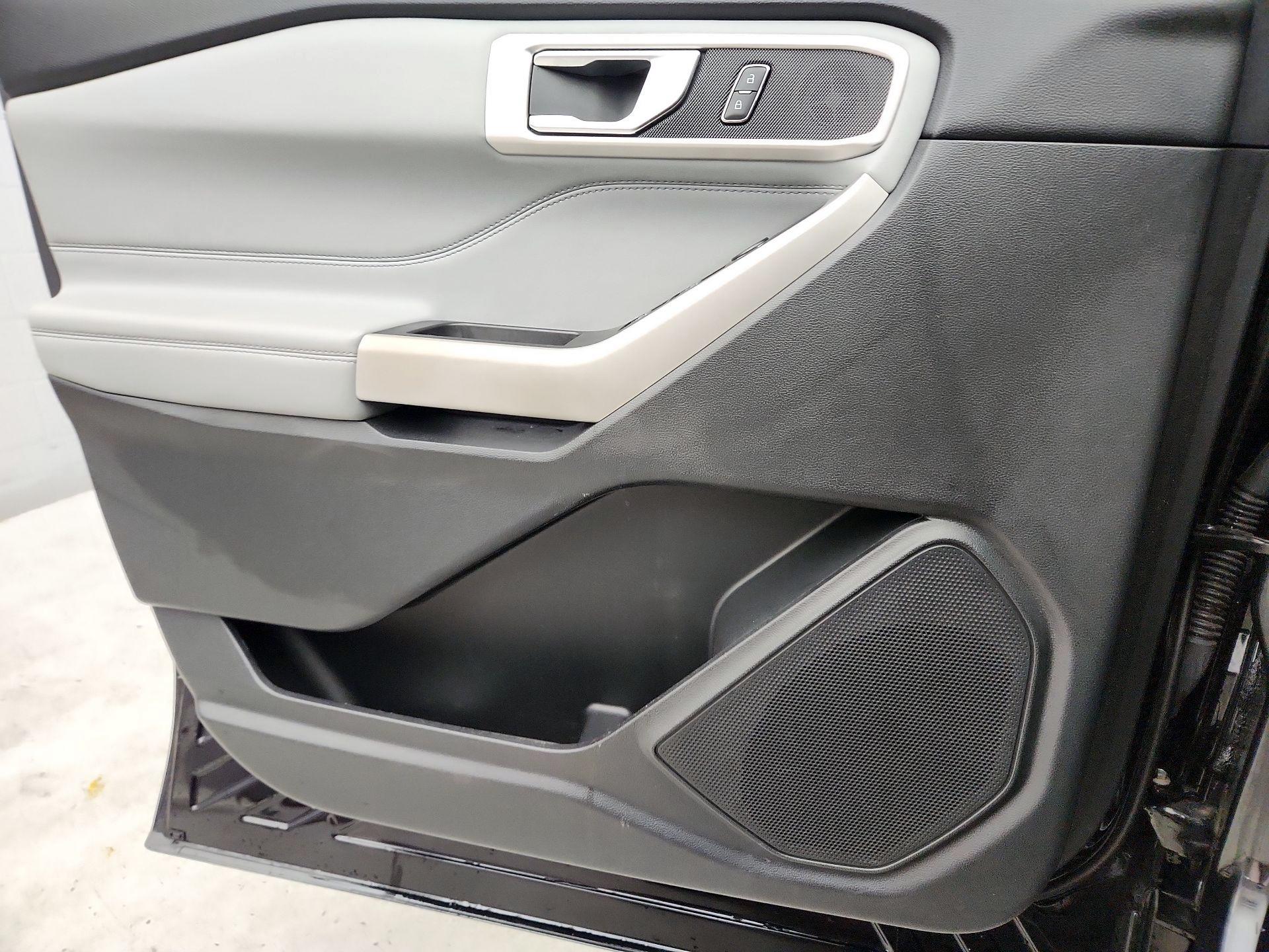 Thumbnail: 2022 Ford Explorer - 12