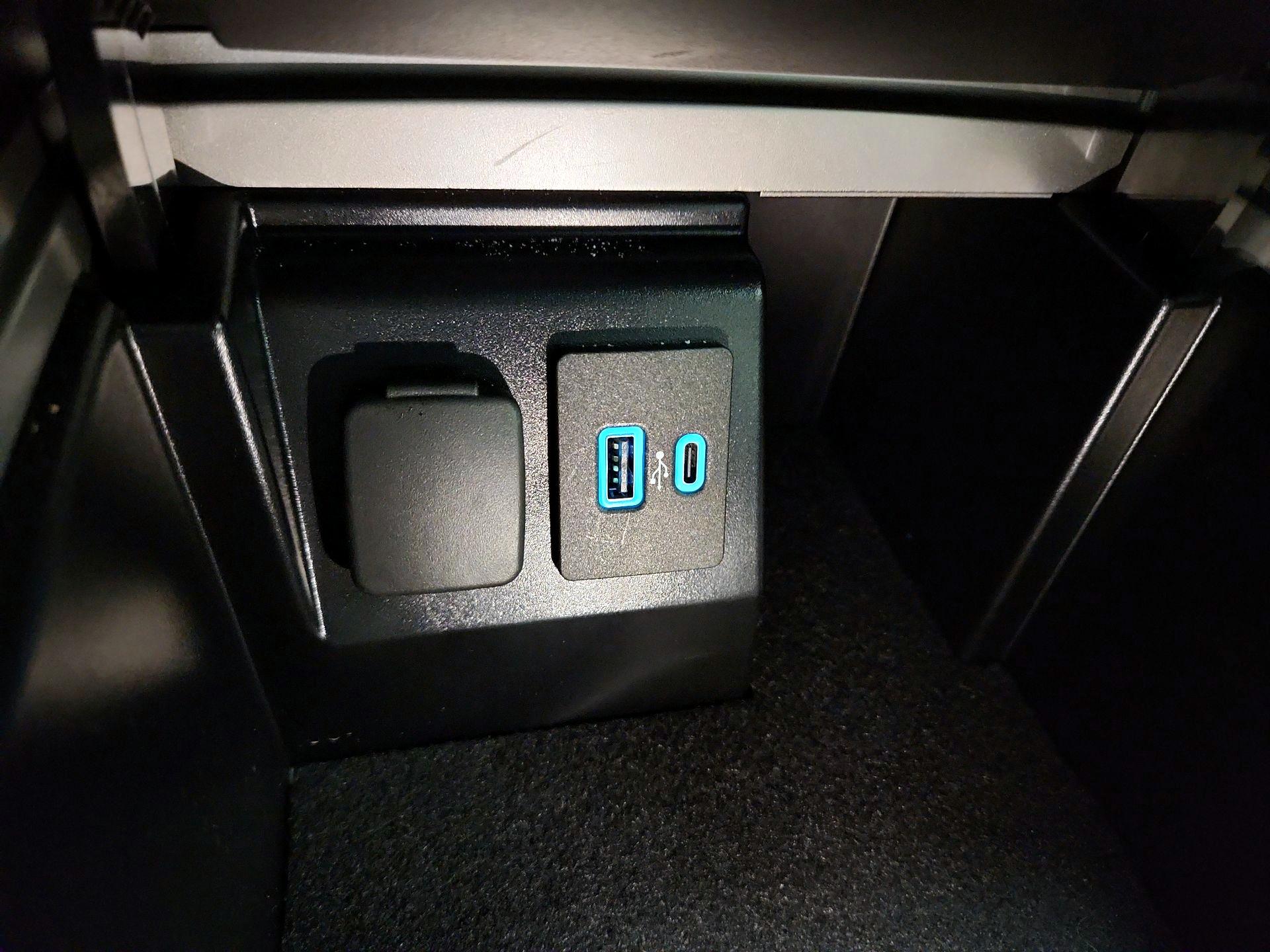 Thumbnail: 2022 Ford Explorer - 19