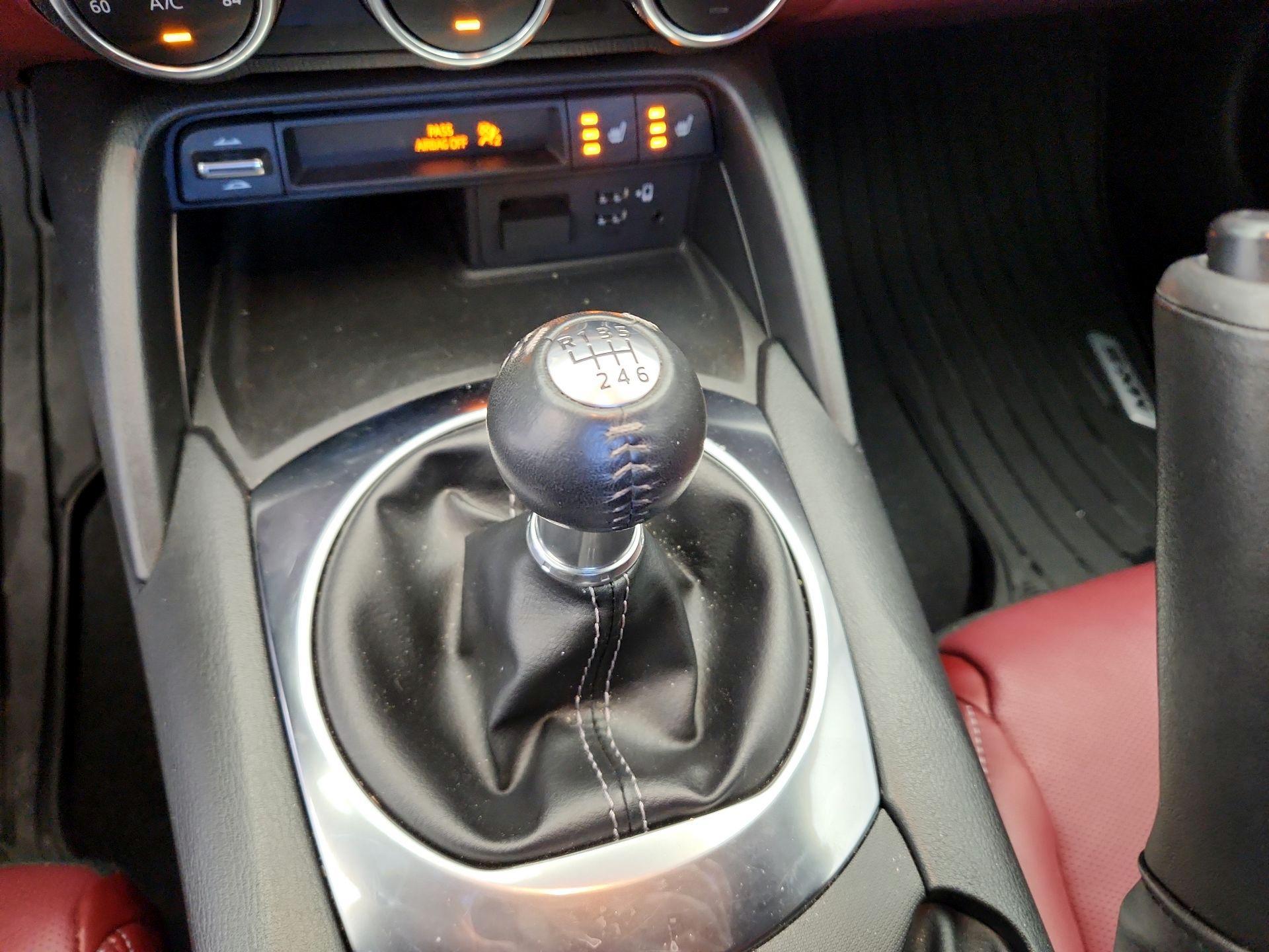 Thumbnail: 2020 Mazda MX-5 Miata - 18