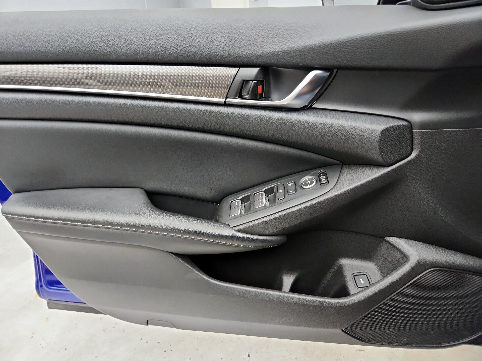 Thumbnail: 2018 Honda Accord - 12