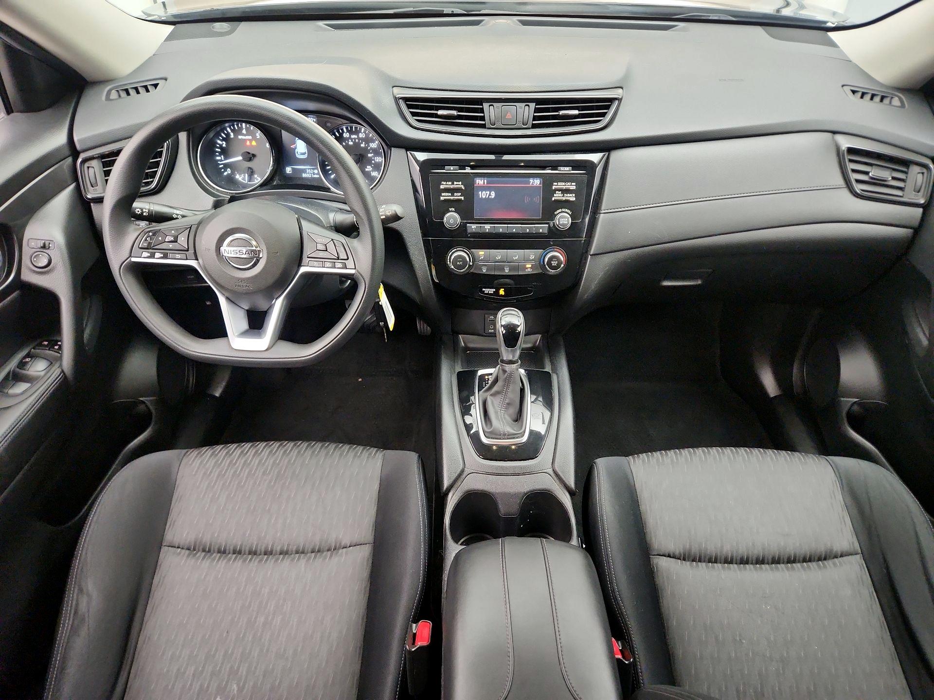 Thumbnail: 2017 Nissan Rogue - 9