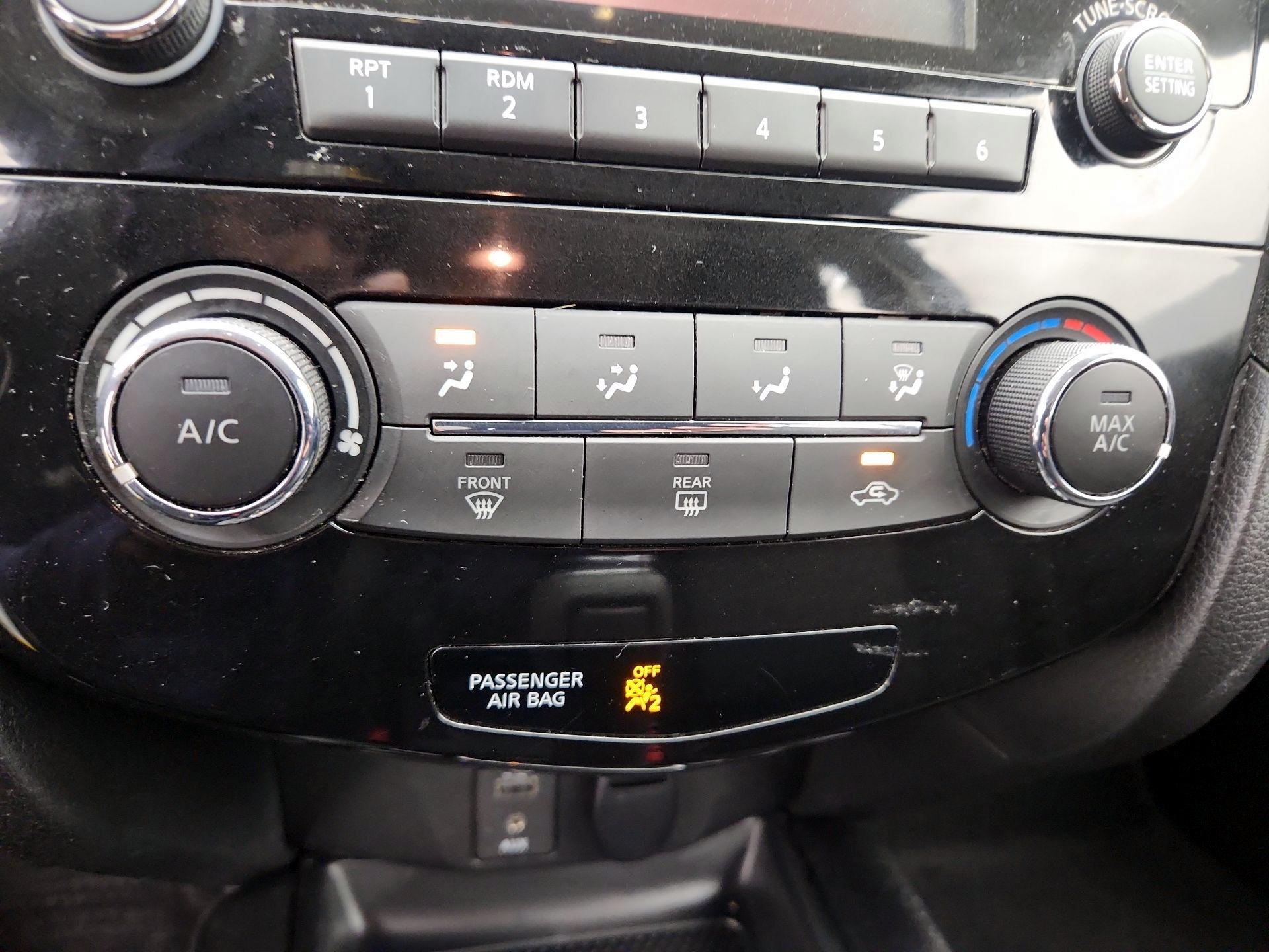 Thumbnail: 2017 Nissan Rogue - 16