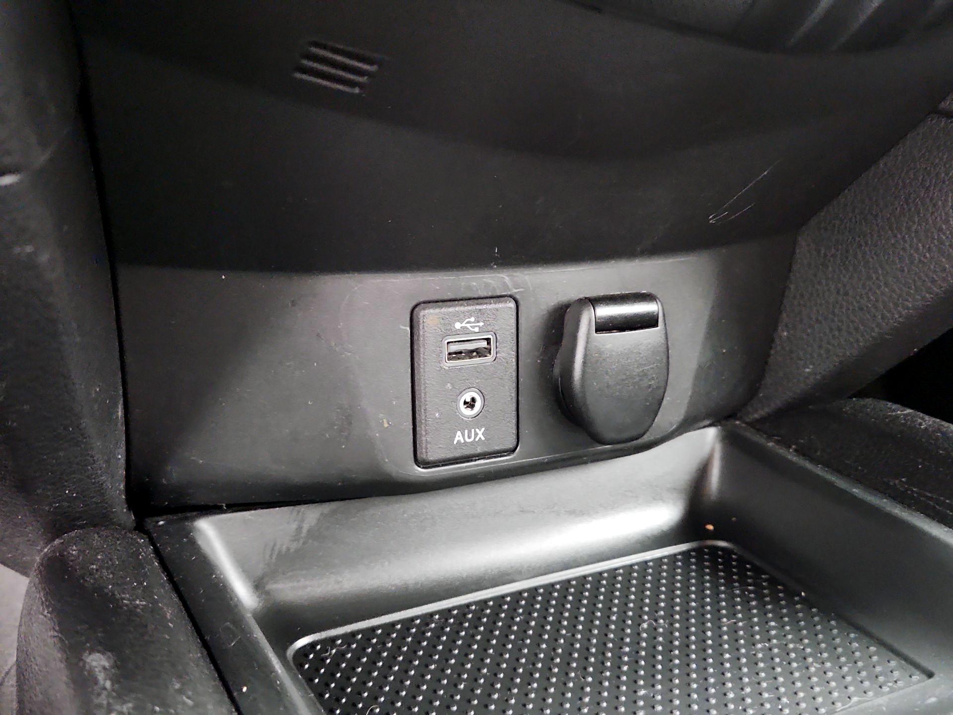 Thumbnail: 2017 Nissan Rogue - 18