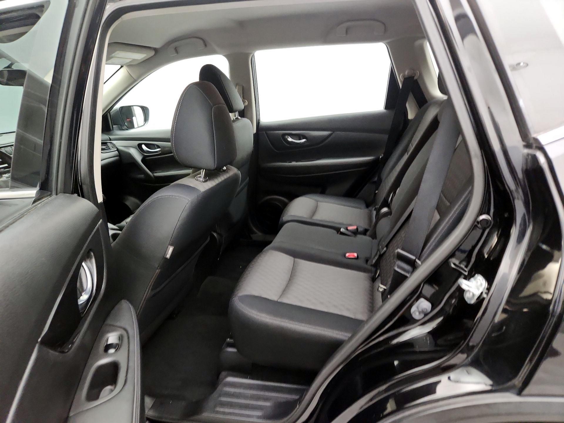 Thumbnail: 2017 Nissan Rogue - 19