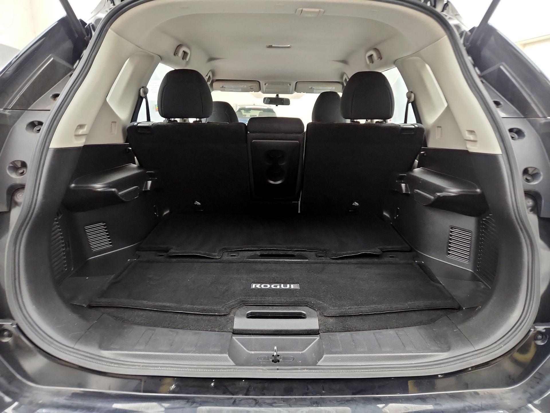 Thumbnail: 2017 Nissan Rogue - 20