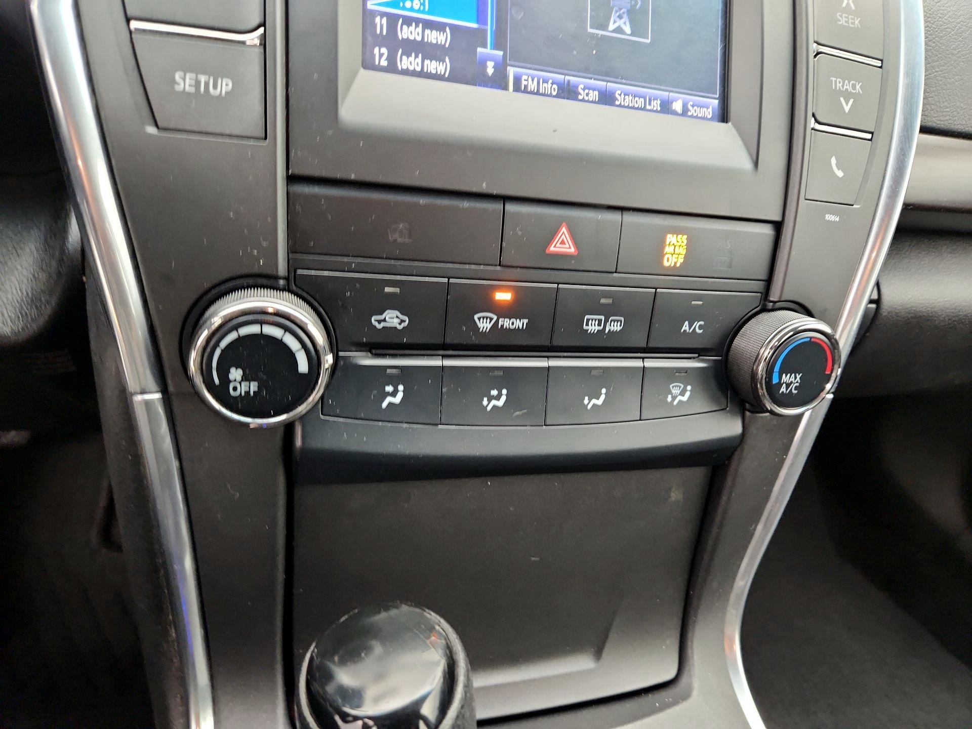 Thumbnail: 2017 Toyota Camry - 16