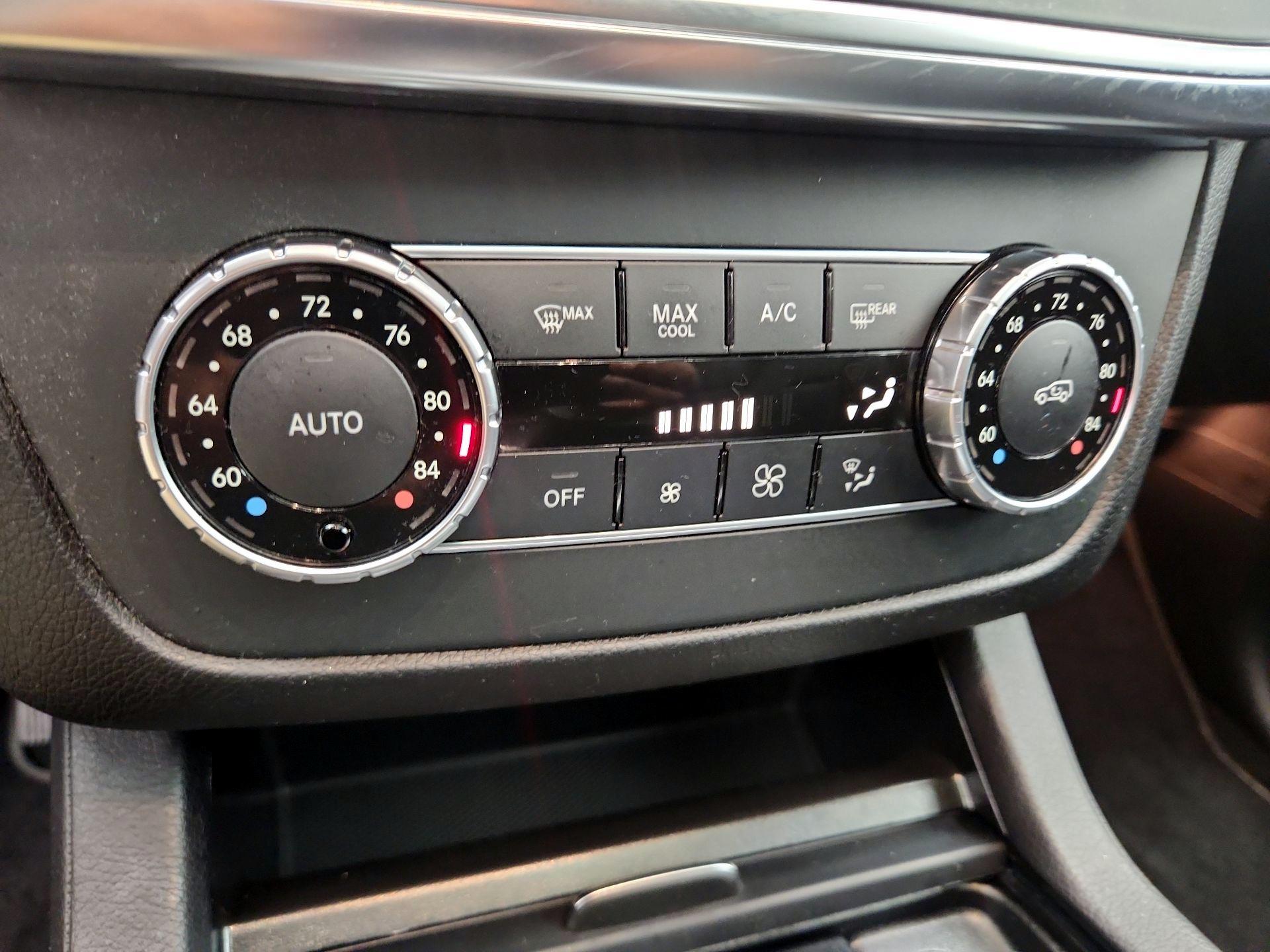 Thumbnail: 2015 Mercedes-Benz M-Class - 17