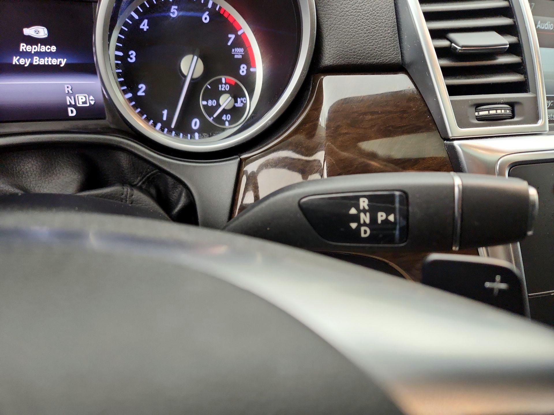 Thumbnail: 2015 Mercedes-Benz M-Class - 18