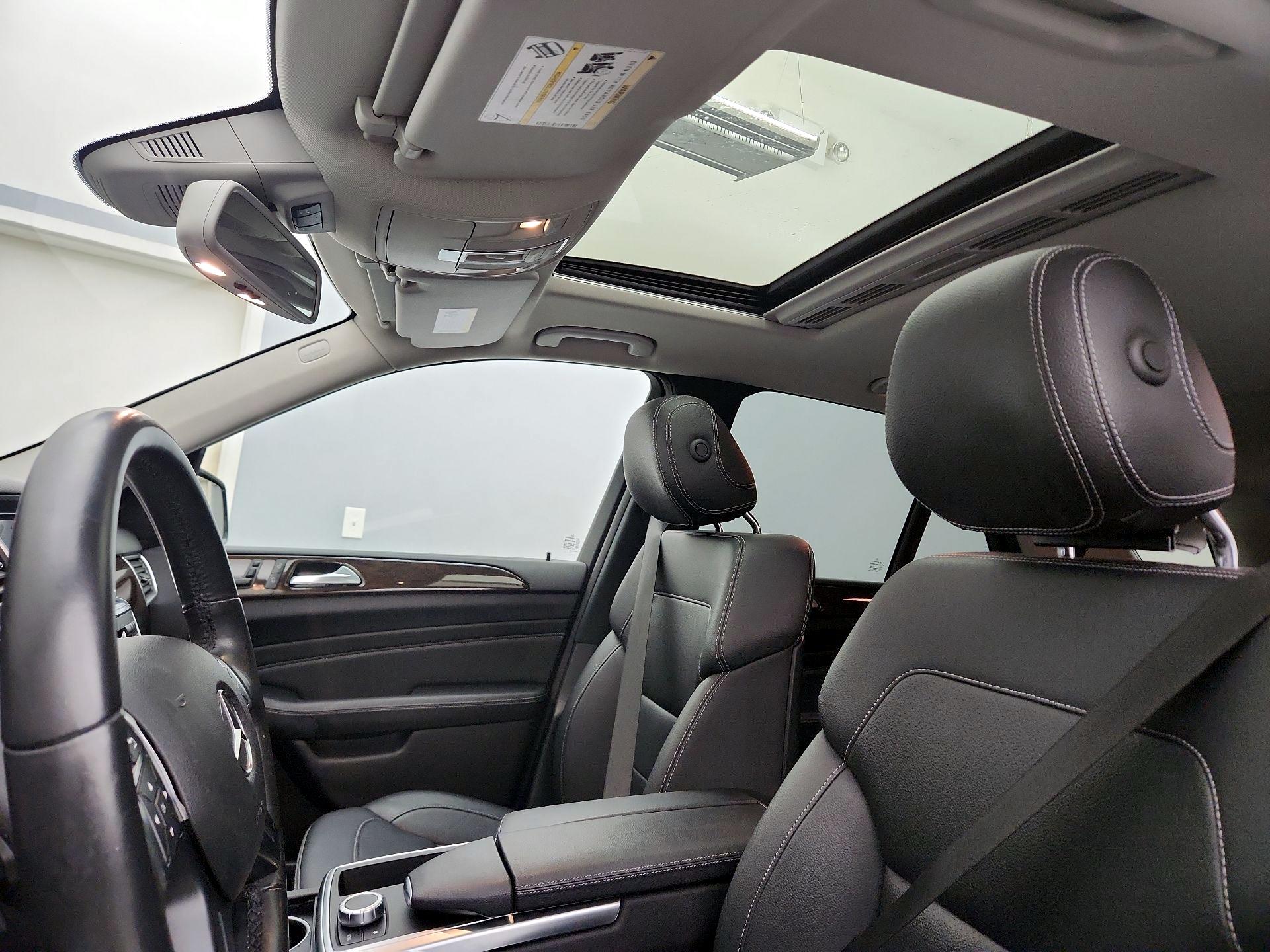 Thumbnail: 2015 Mercedes-Benz M-Class - 20