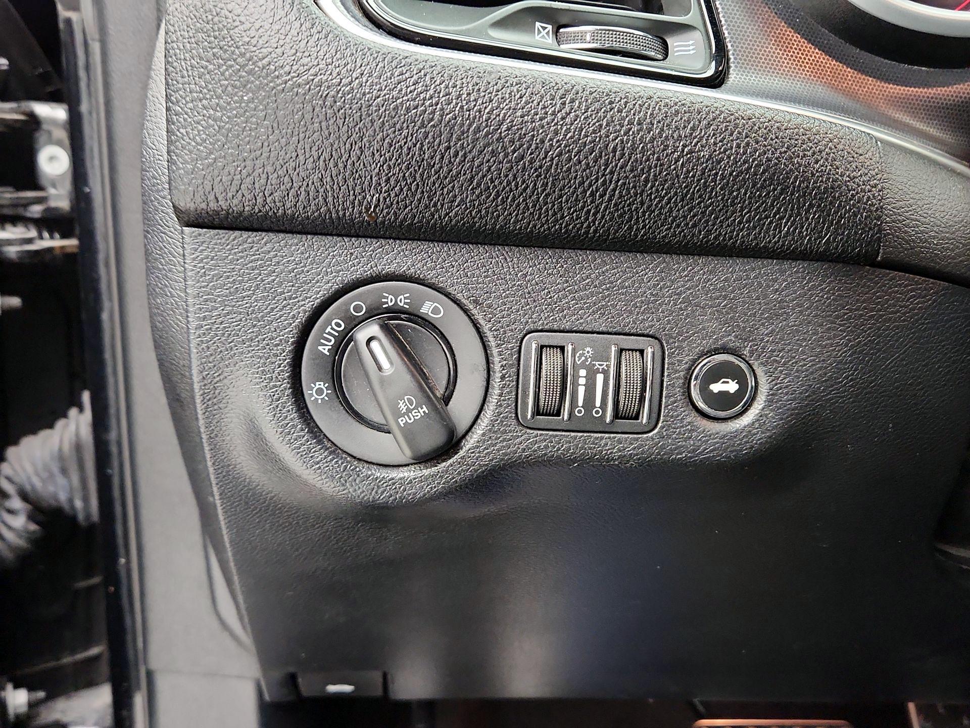 Thumbnail: 2017 Dodge Challenger - 13