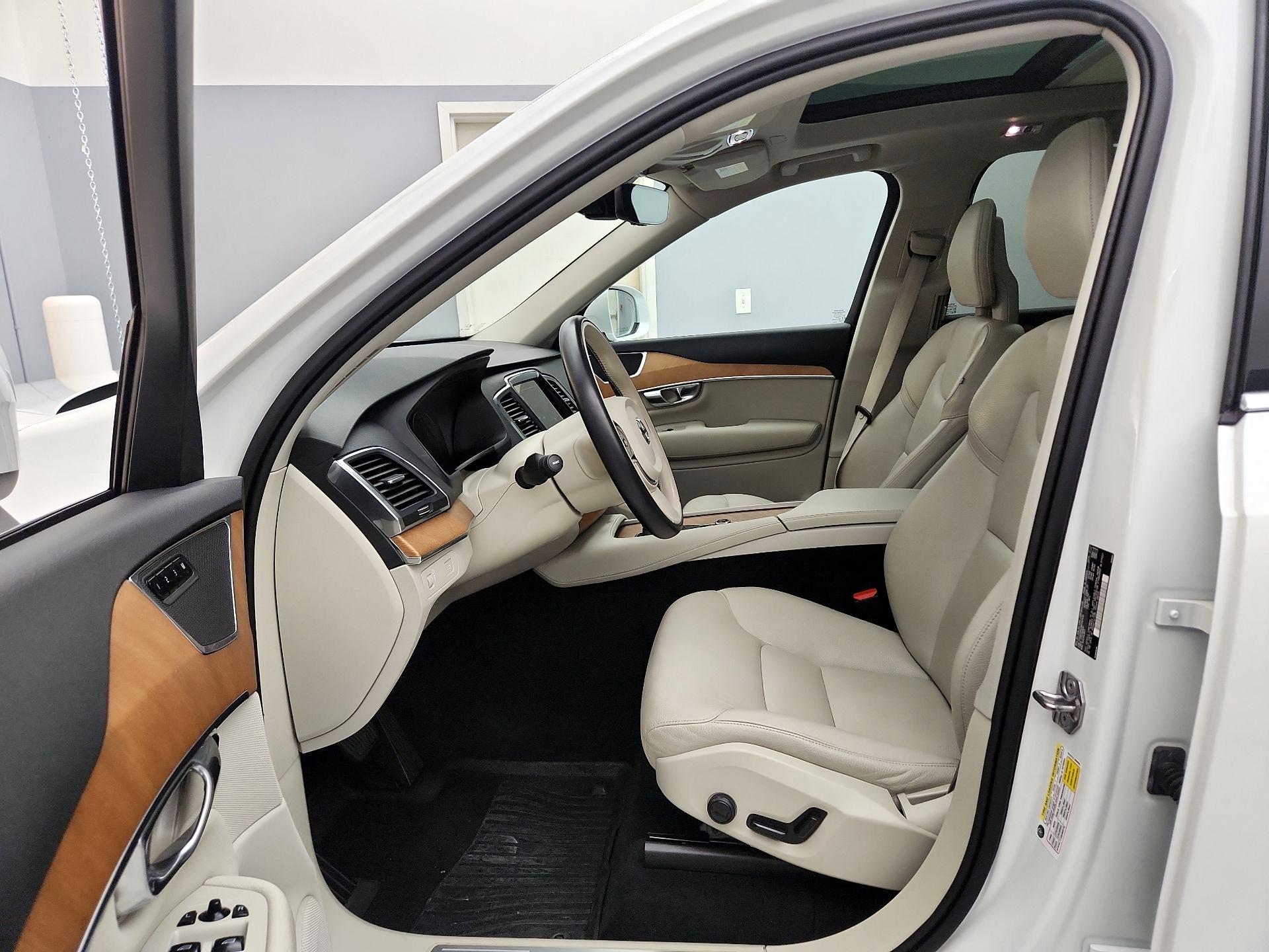 Thumbnail: 2022 Volvo XC90 - 11