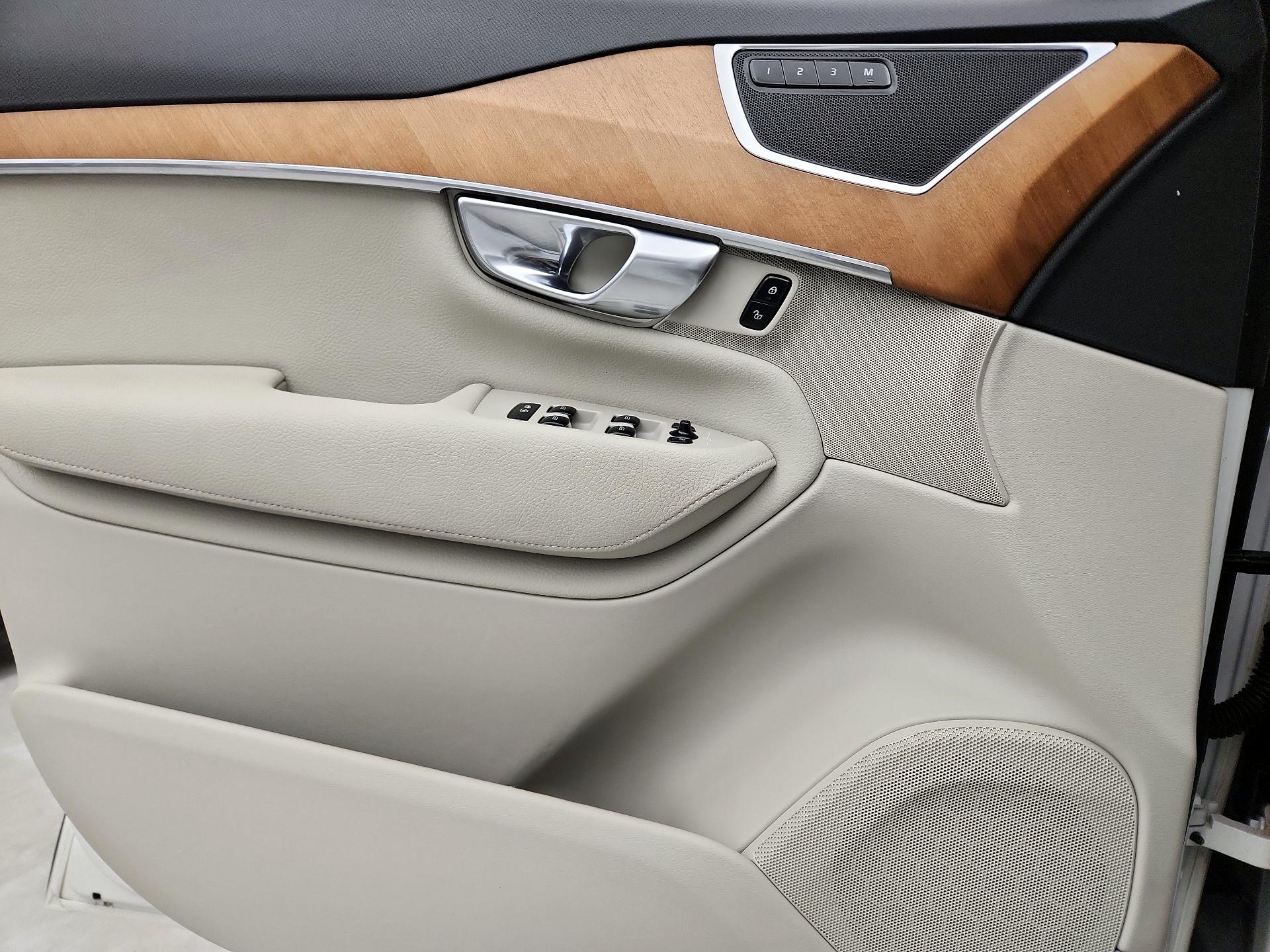 Thumbnail: 2022 Volvo XC90 - 12