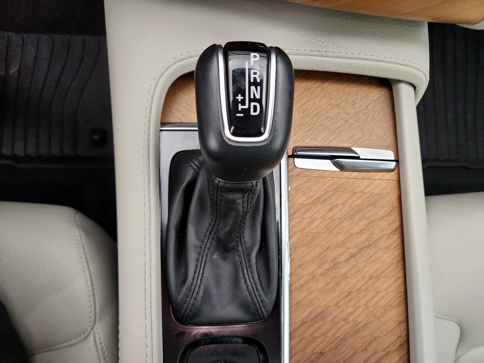 Thumbnail: 2022 Volvo XC90 - 18