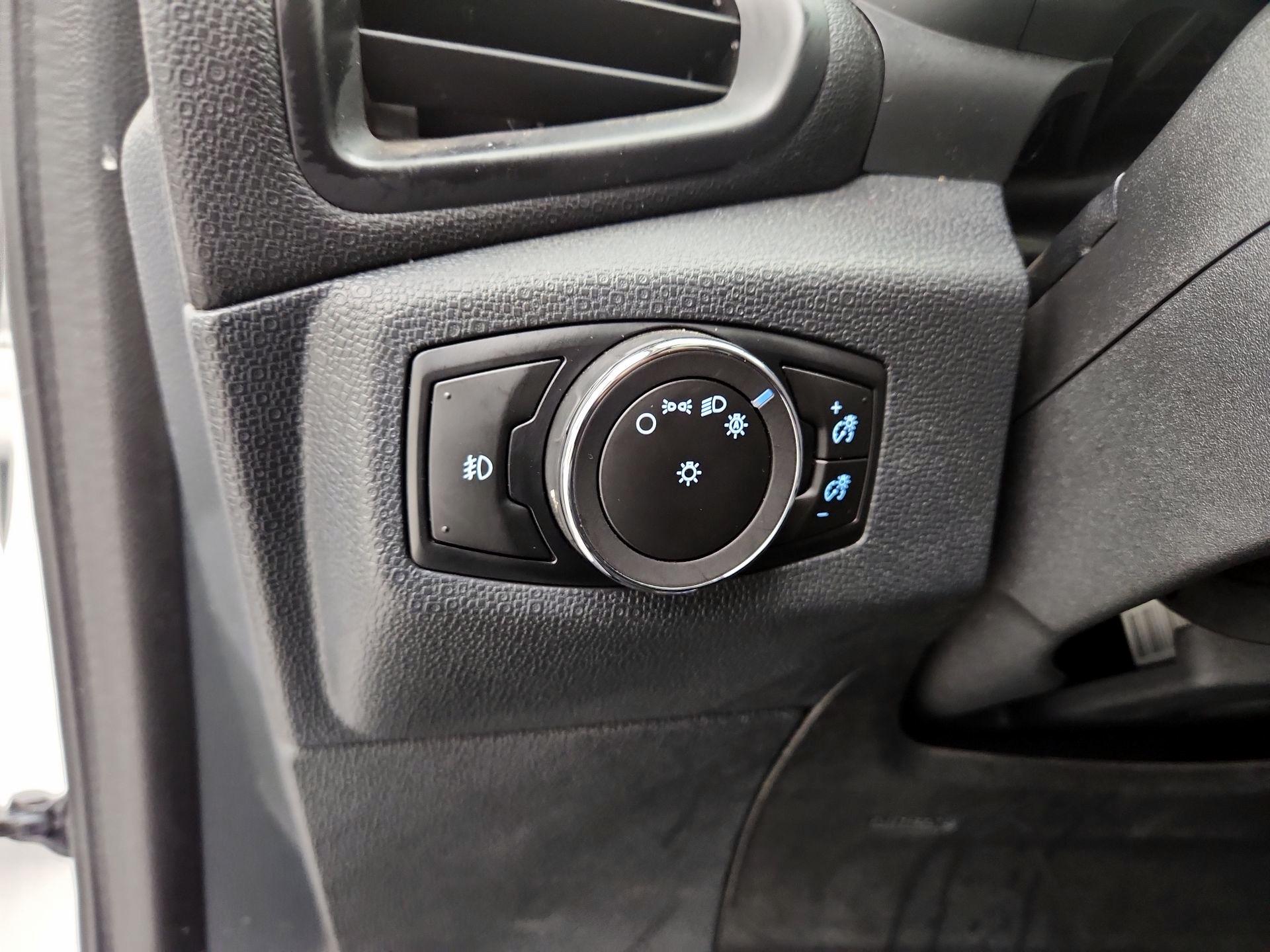 Thumbnail: 2018 Ford EcoSport - 13