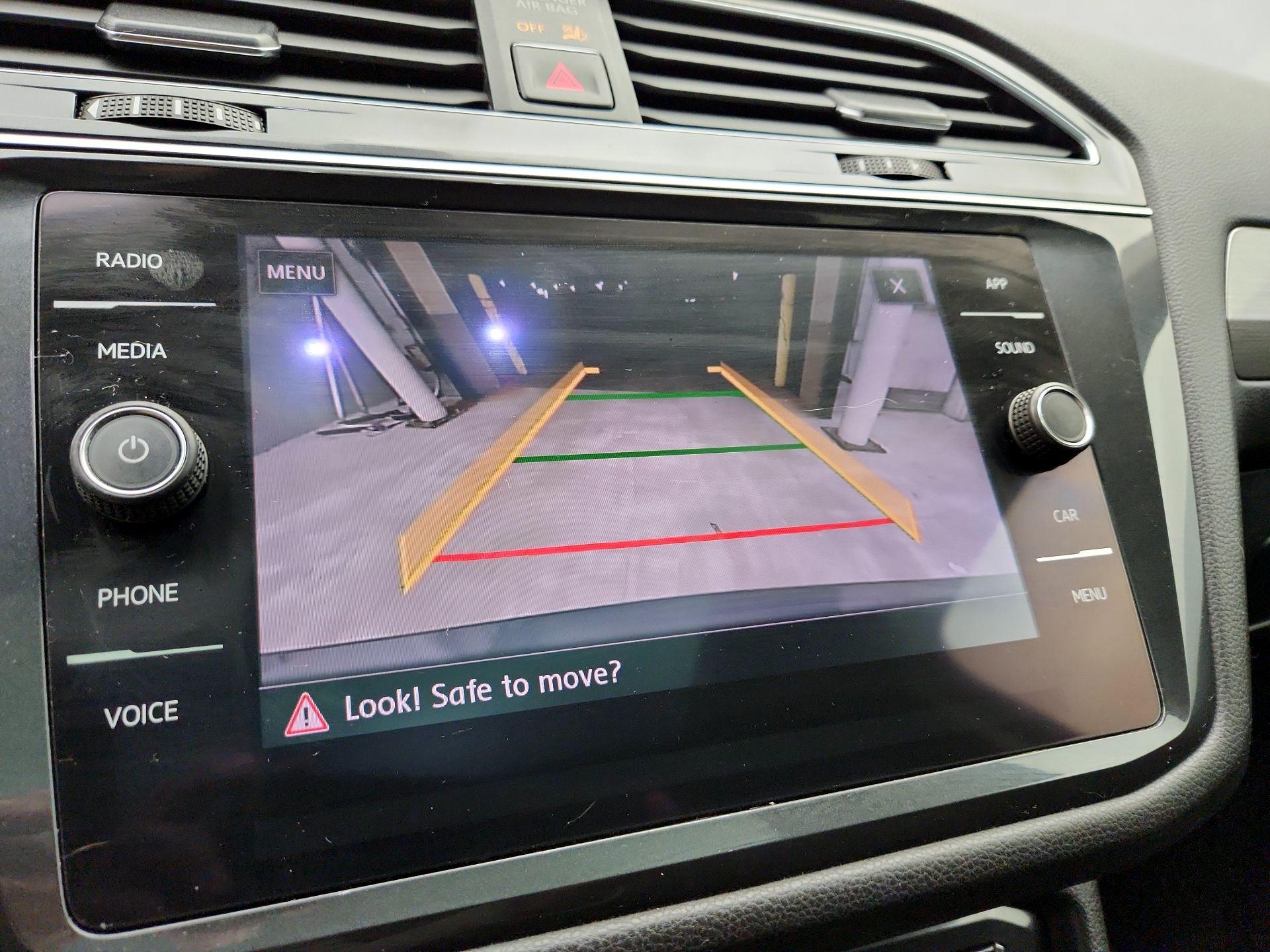 Thumbnail: 2018 Volkswagen Tiguan - 14