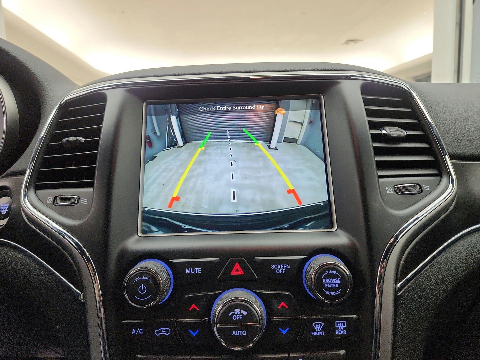 Thumbnail: 2018 Jeep Grand Cherokee - 15