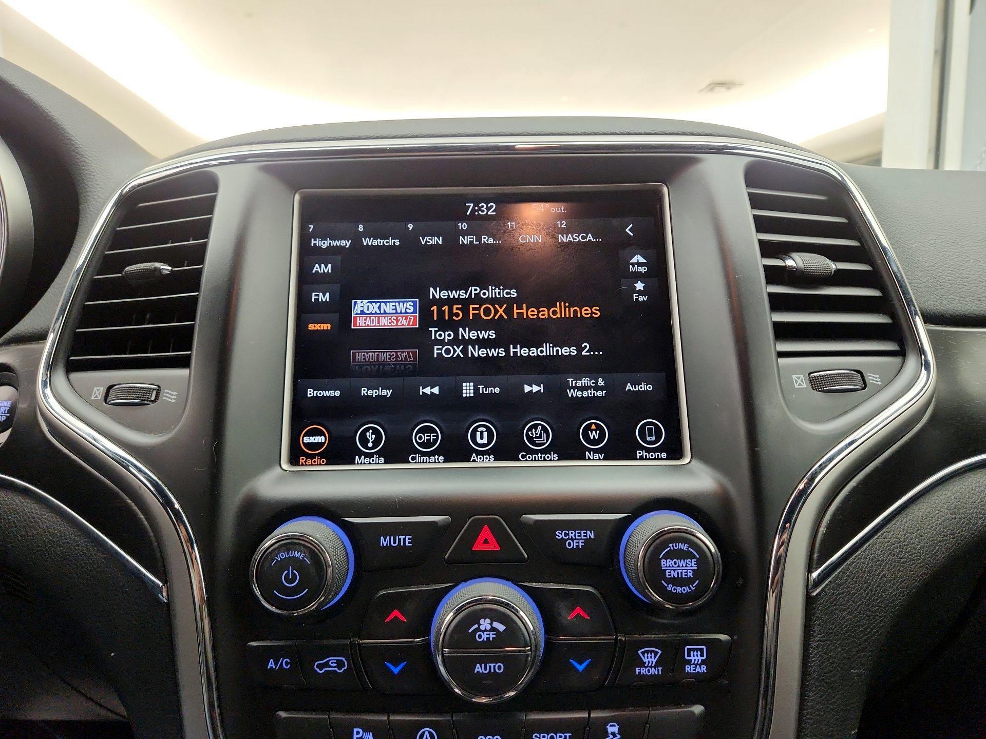 Thumbnail: 2018 Jeep Grand Cherokee - 16