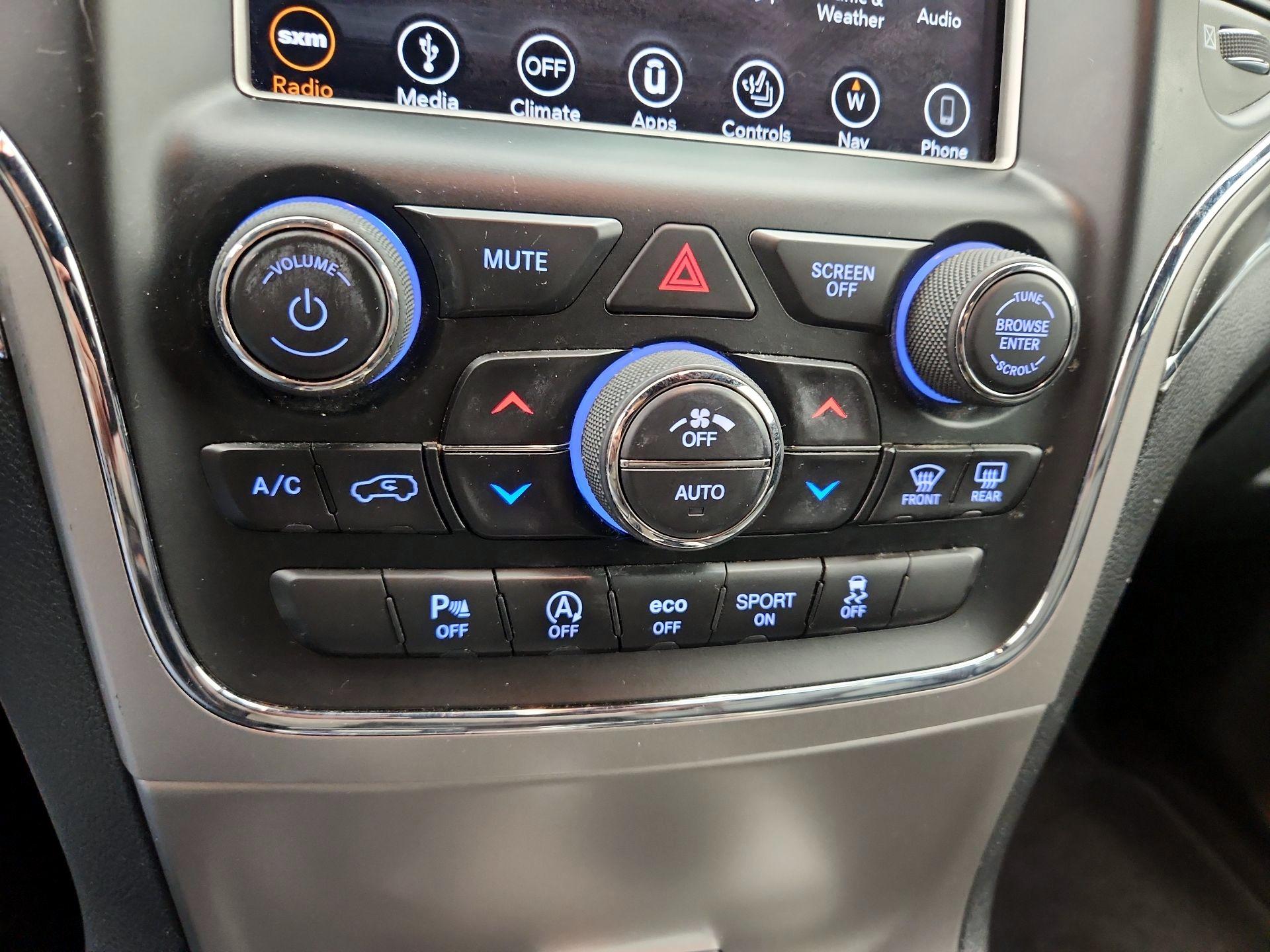 Thumbnail: 2018 Jeep Grand Cherokee - 17