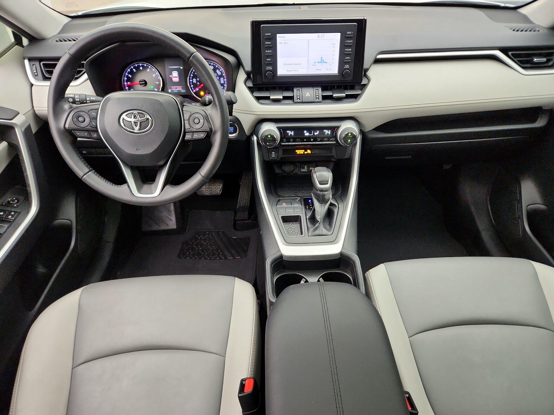 Thumbnail: 2019 Toyota RAV4 - 9