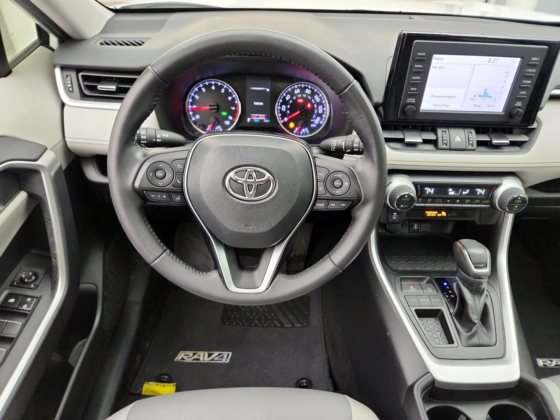 Thumbnail: 2019 Toyota RAV4 - 10