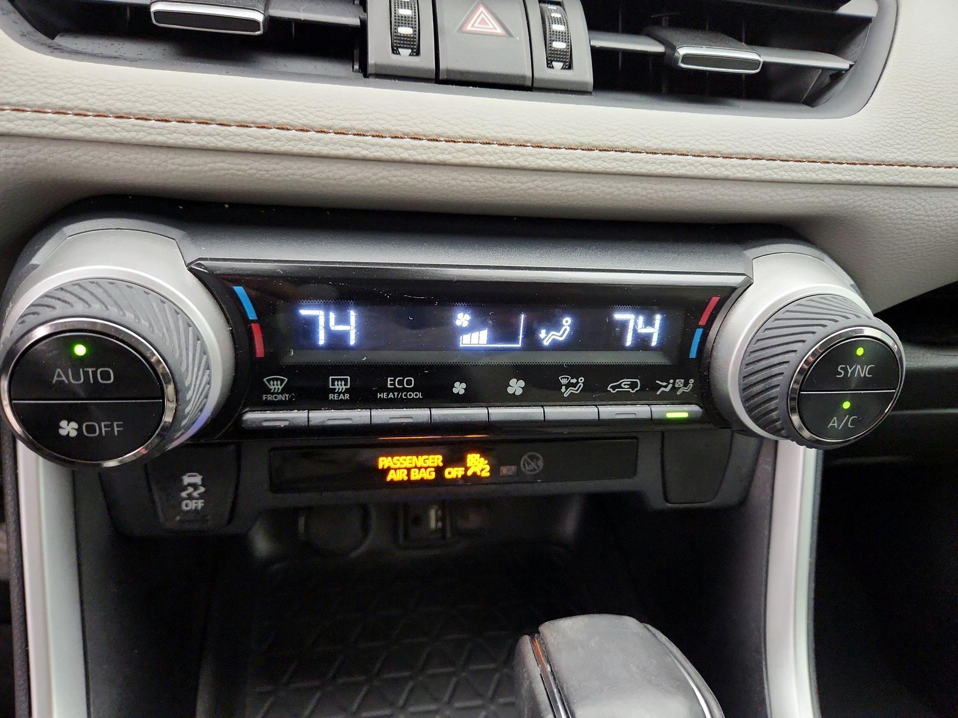 Thumbnail: 2019 Toyota RAV4 - 16