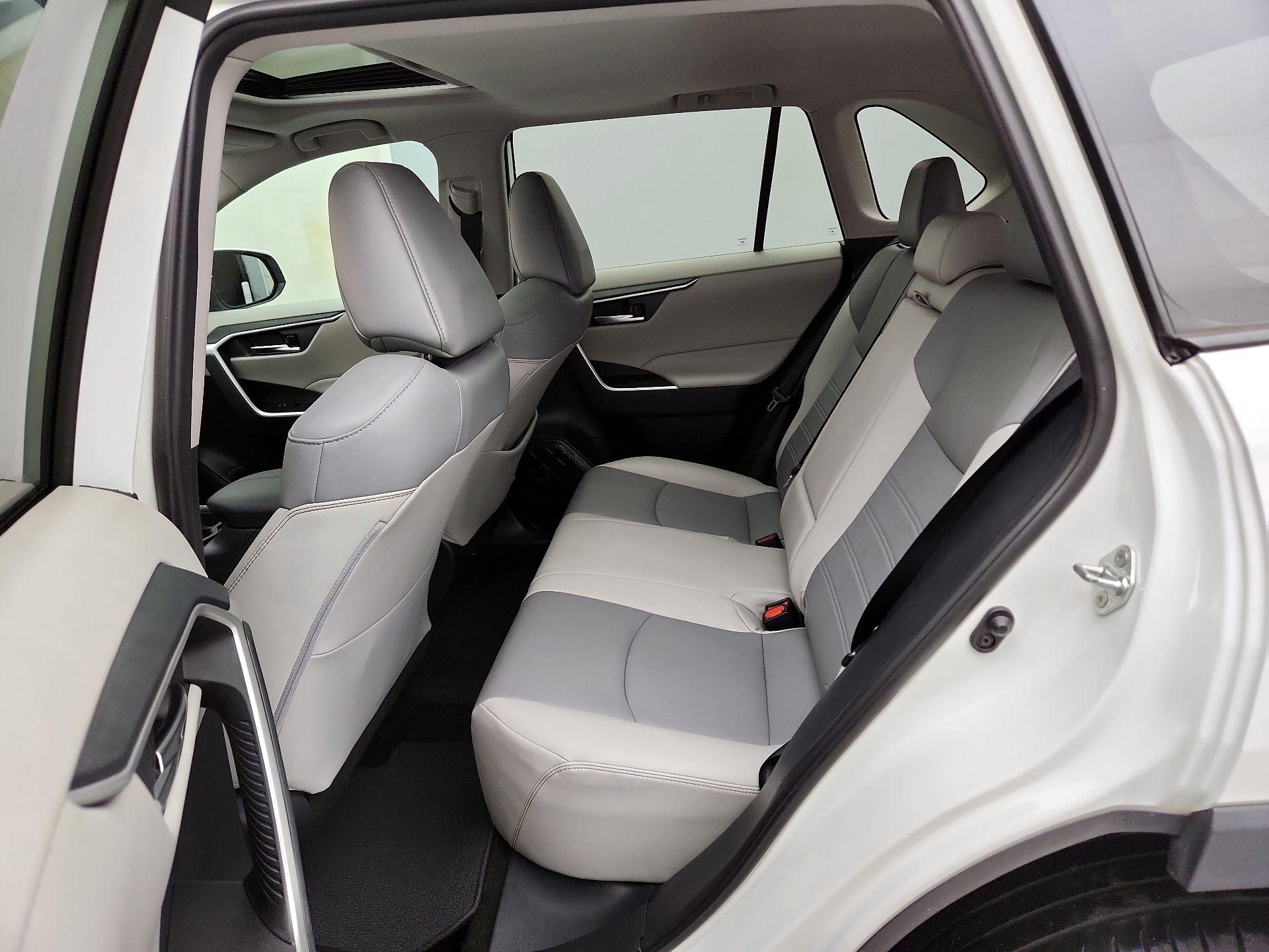 Thumbnail: 2019 Toyota RAV4 - 20